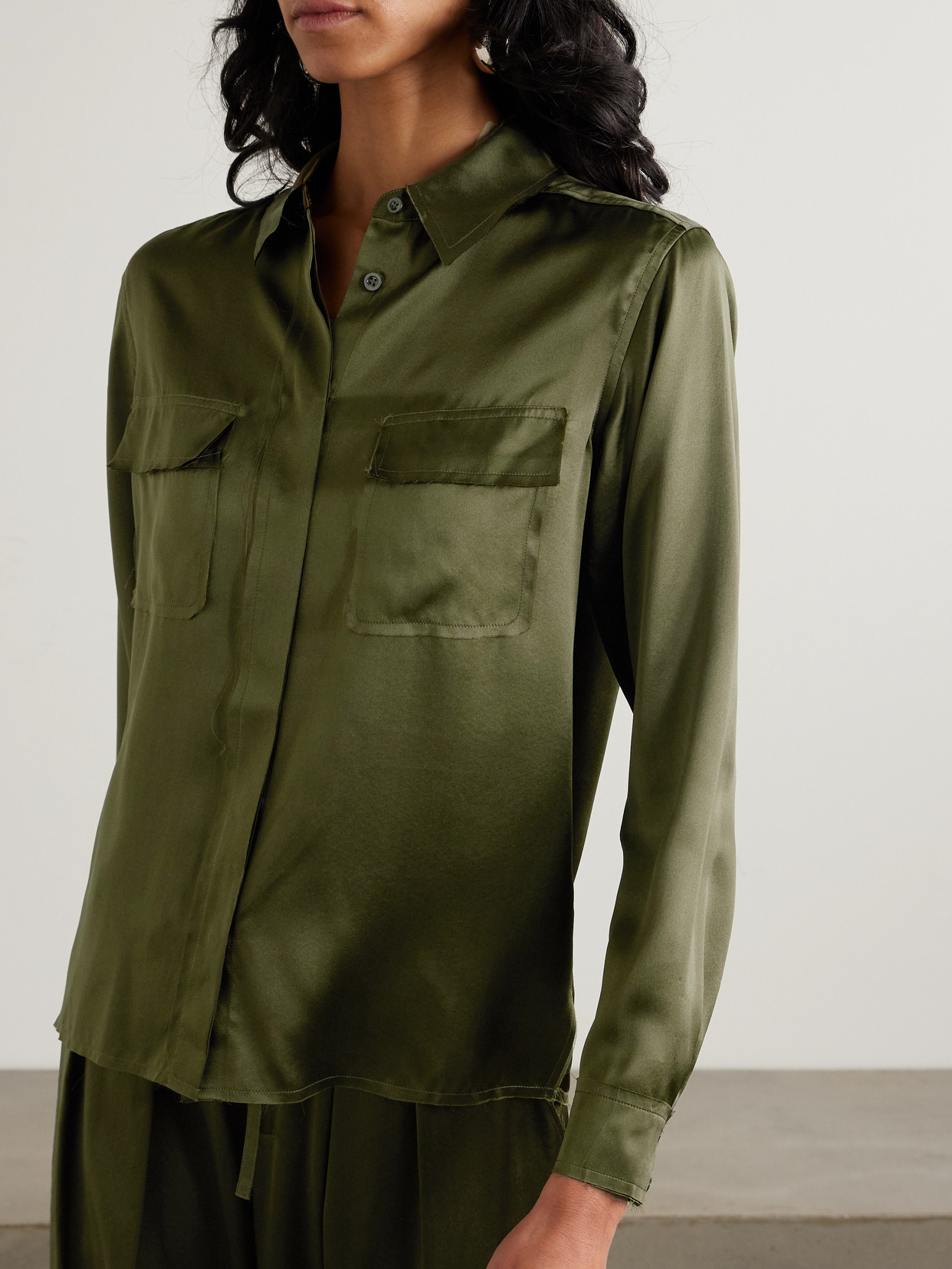 Frame Frayed Silk-charmeuse Shirt In Green