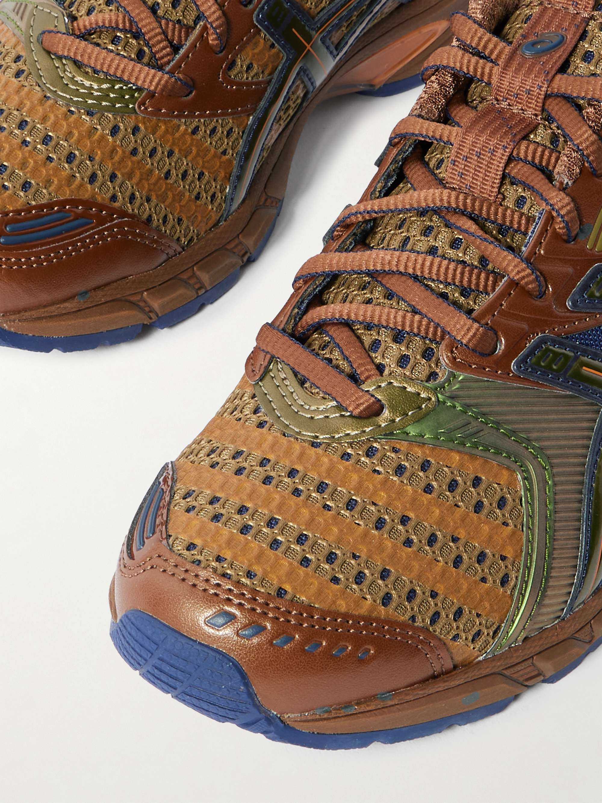 ASICS 