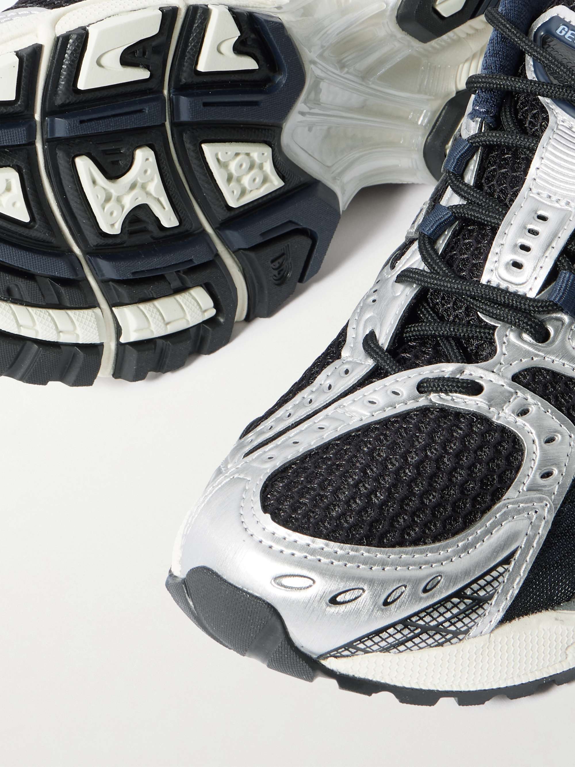 ASICS 