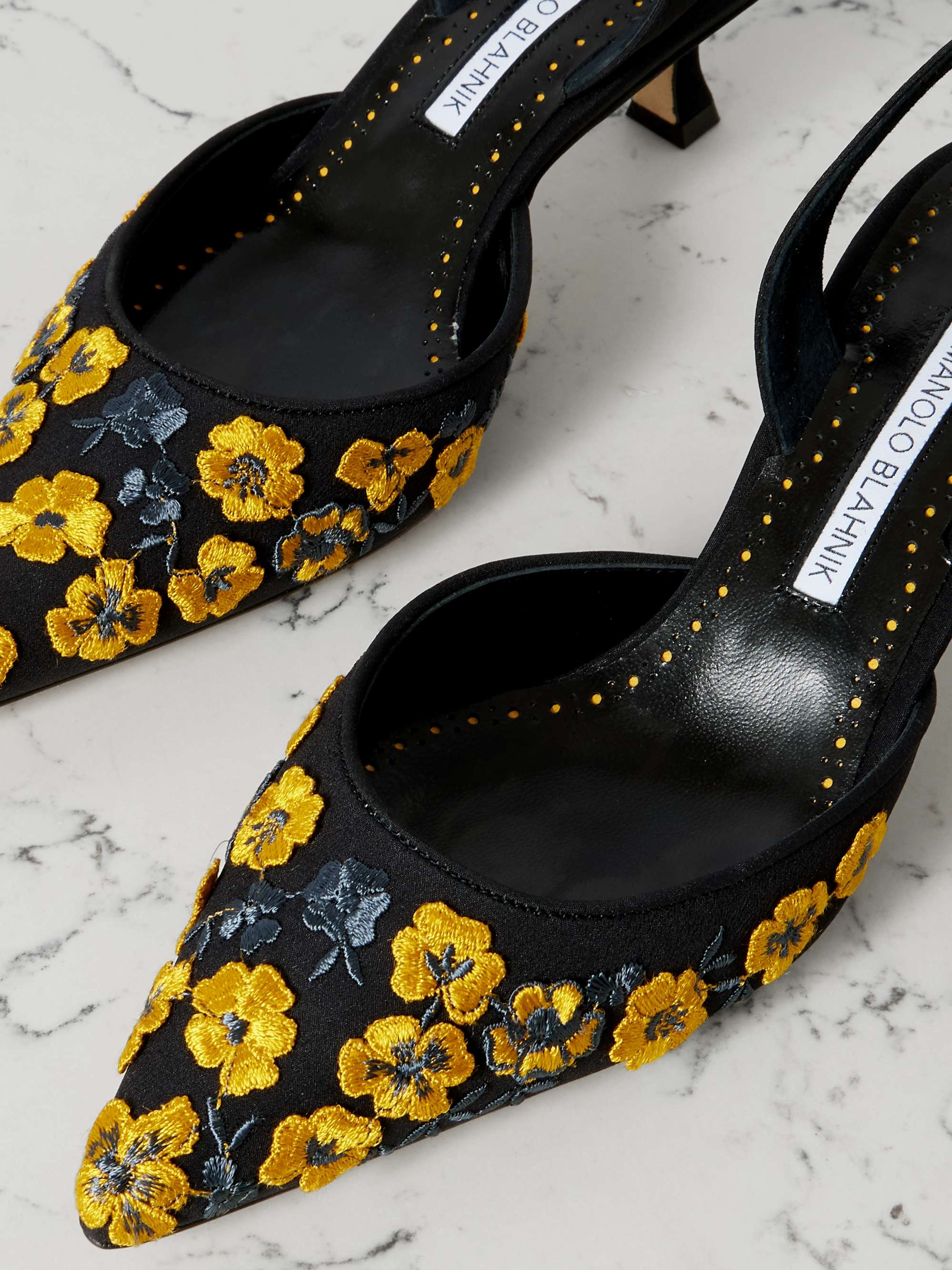 MANOLO BLAHNIK 