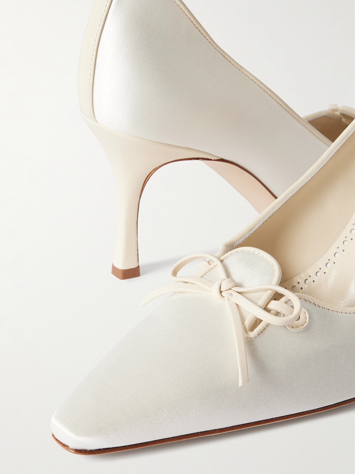 MANOLO BLAHNIK ZAMAN 70 LEATHER-TRIMMED SATIN POINT-TOE PUMPS