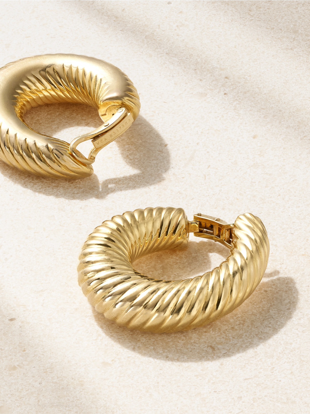 Stephanie Windsor + Van Cleef & Arpels Vintage 1970s 18-karat Gold Hoop Clip Earrings In Gold