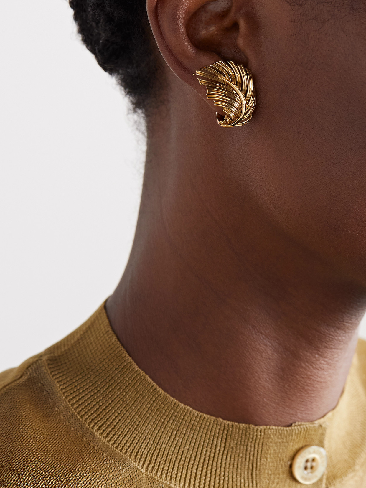 Stephanie Windsor + Van Cleef & Arpels Vintage 1970s 18-karat Gold Clip Earrings In Gold