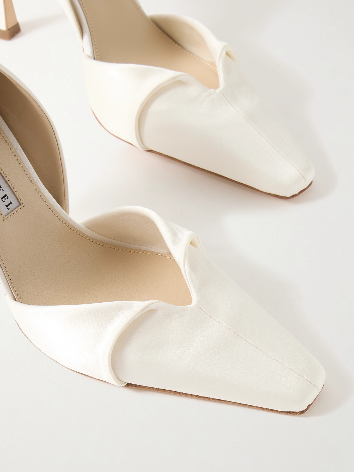 Danielle Frankel Kennedy Satin Pumps In Ivory