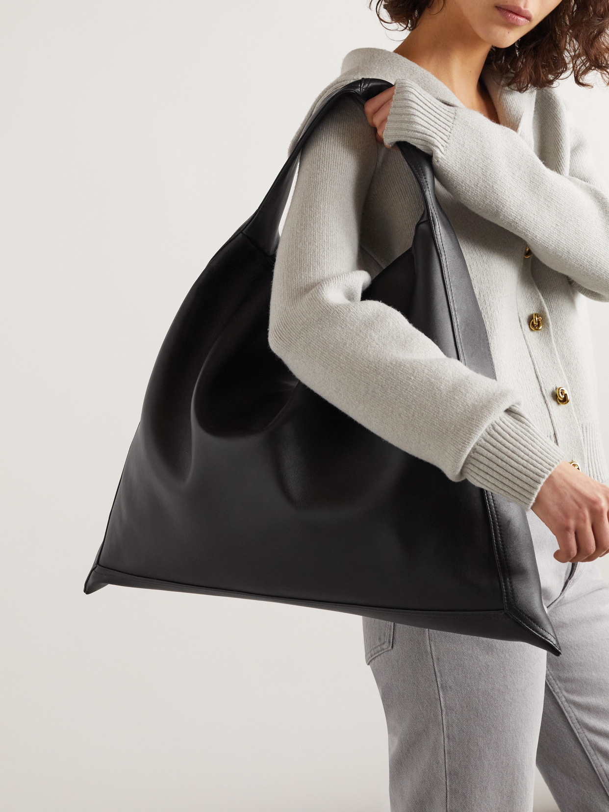Bottega Veneta Large Leather Hop Shoulder Bag In Black
