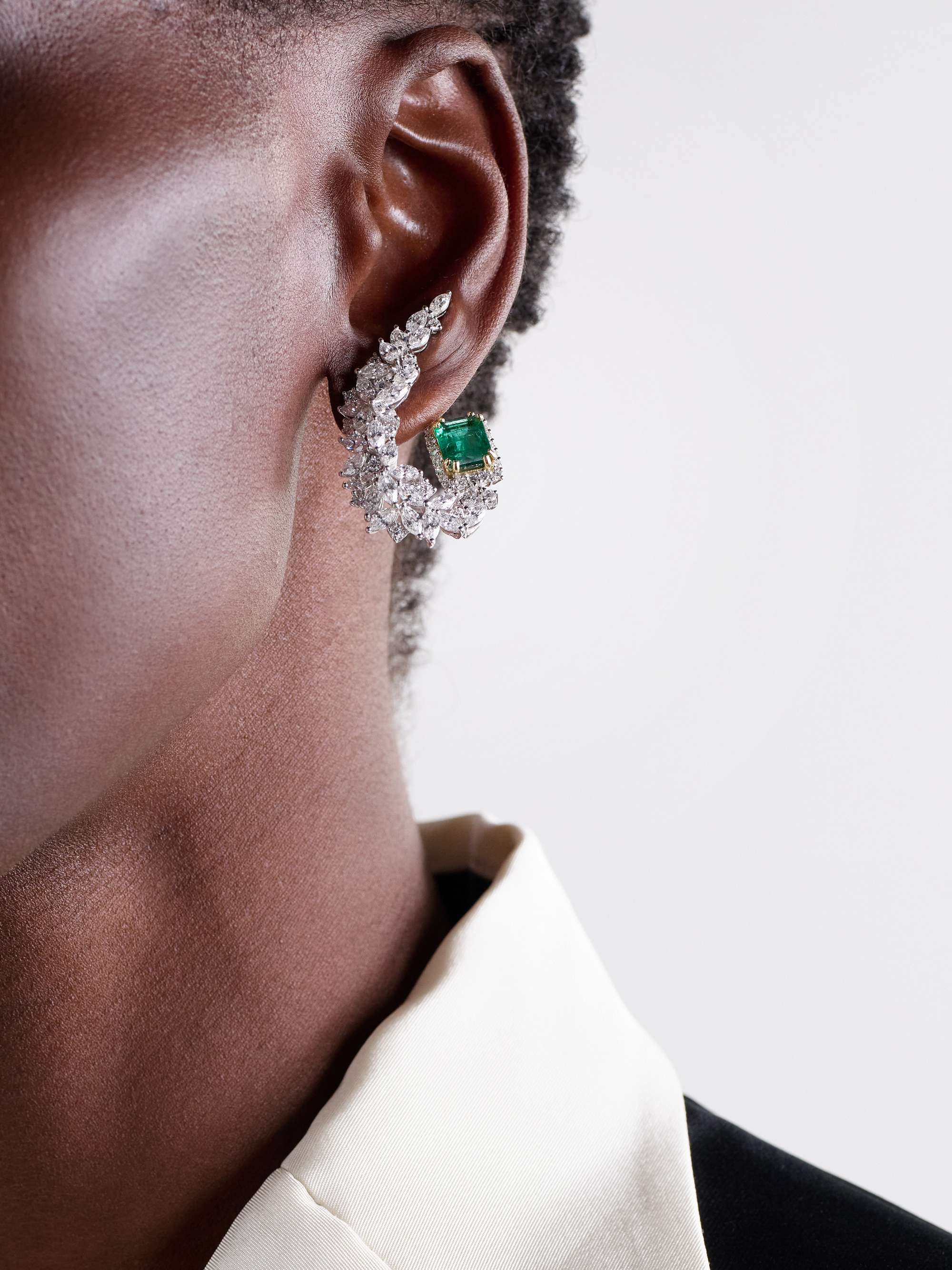 YEPREM 18-karat white gold, emerald and diamond earrings
