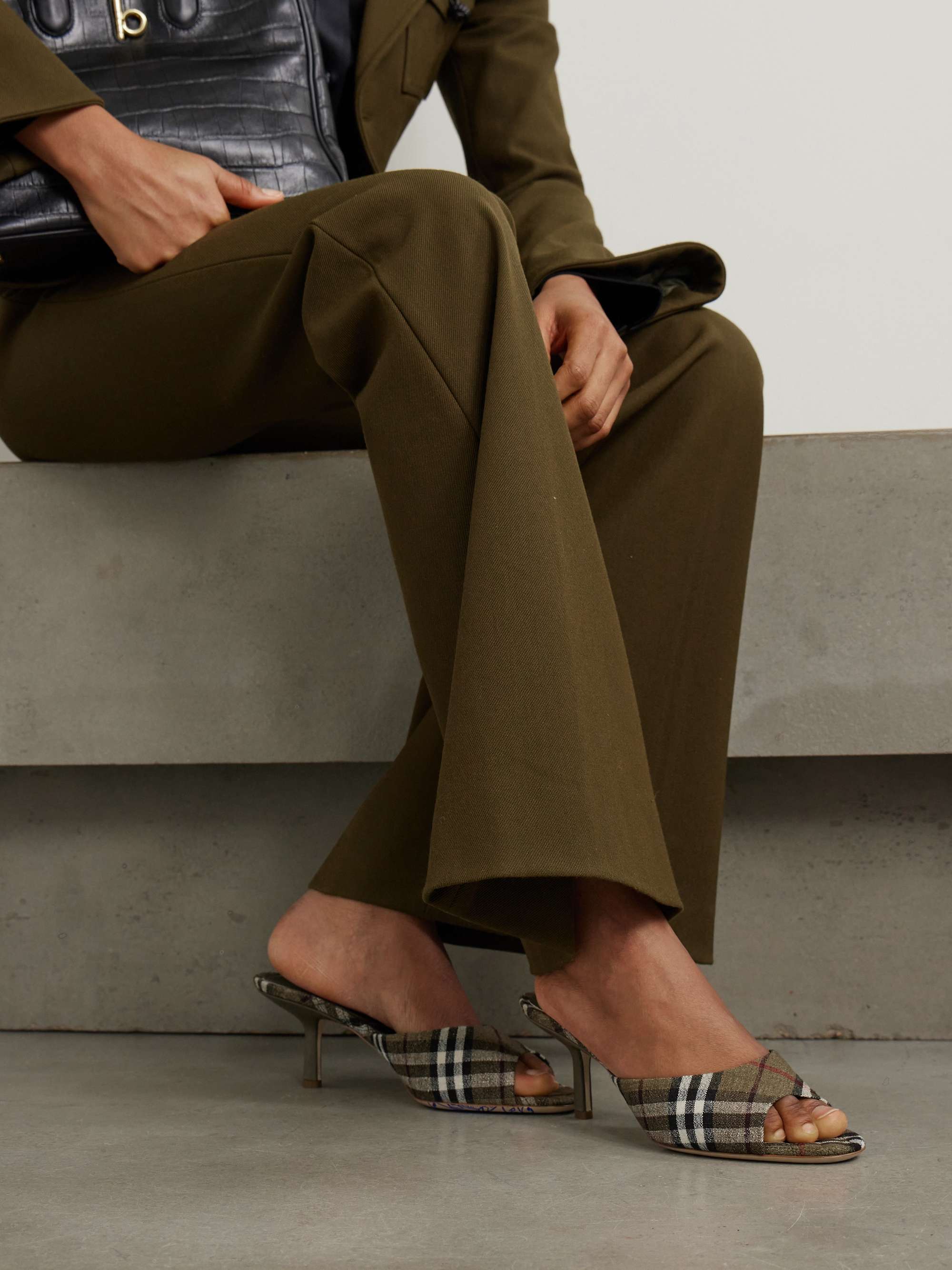 BURBERRY 