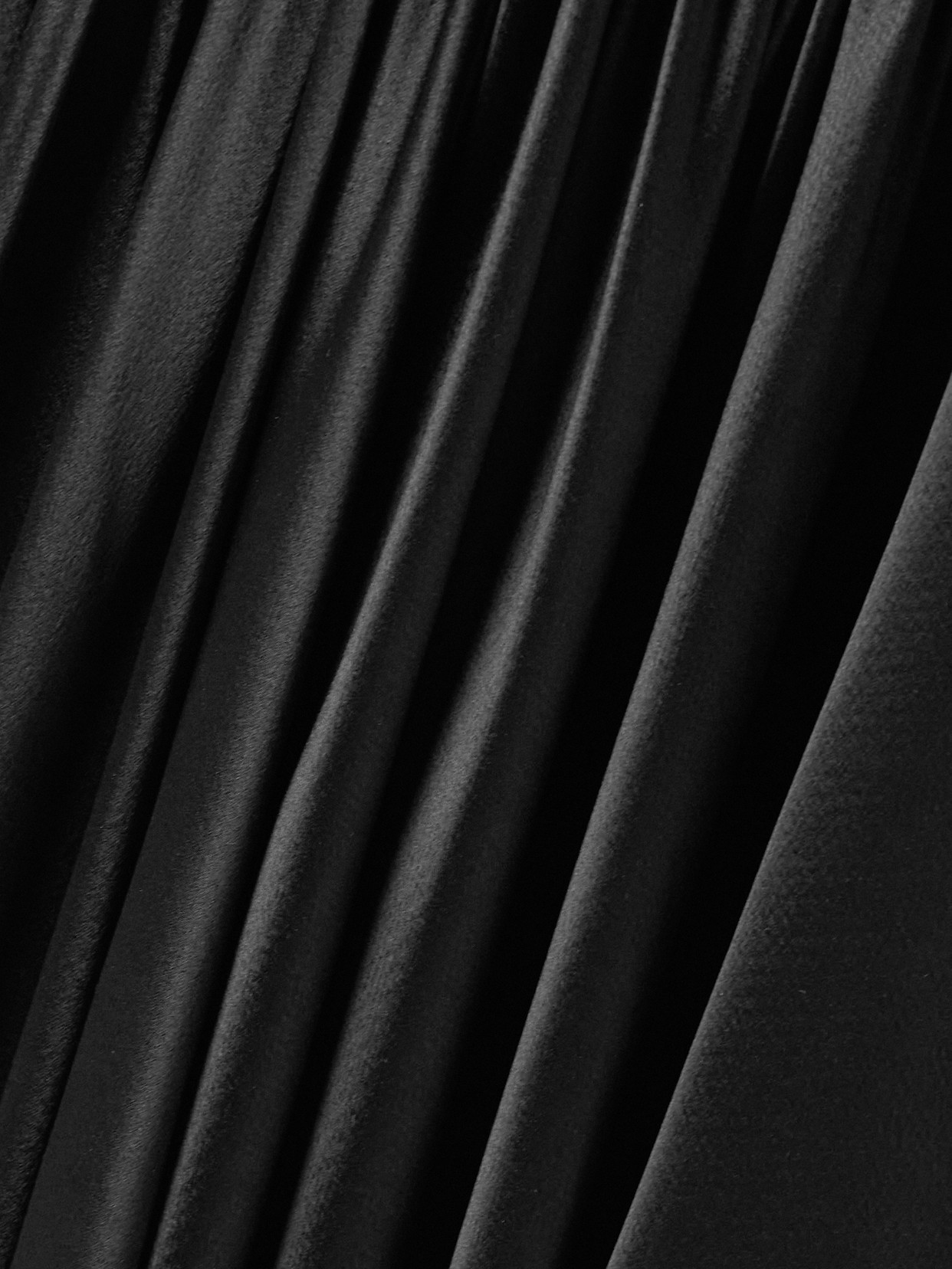 Alexander Mcqueen Strapless Pleated Hammered-satin Maxi Dress In Black