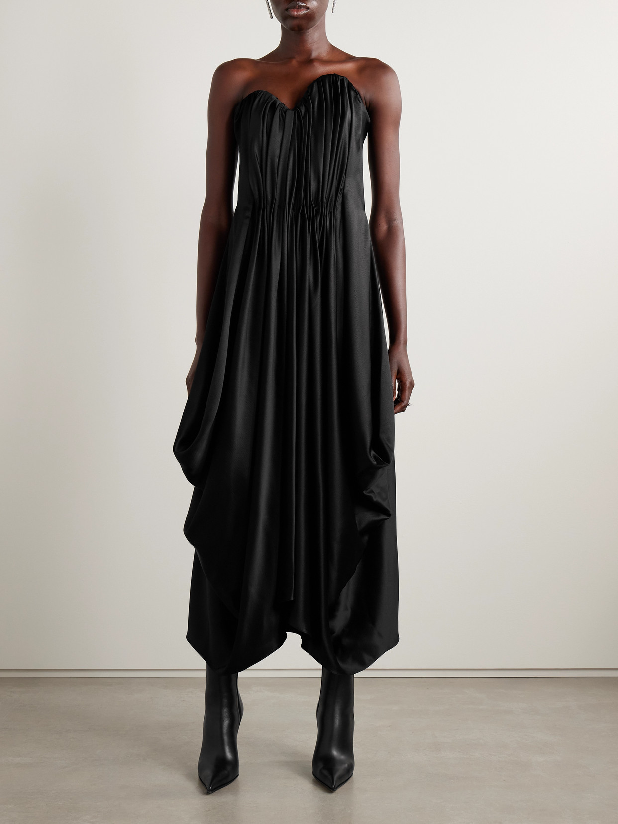 Alexander Mcqueen Strapless Pleated Hammered-satin Maxi Dress In Black