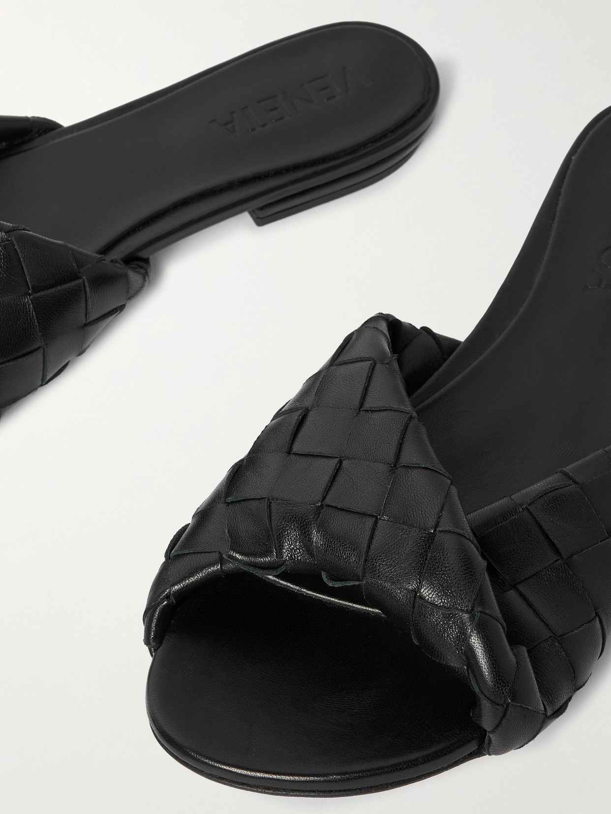 Bottega Veneta Lambskin Intrecciato Blink Mules In Black