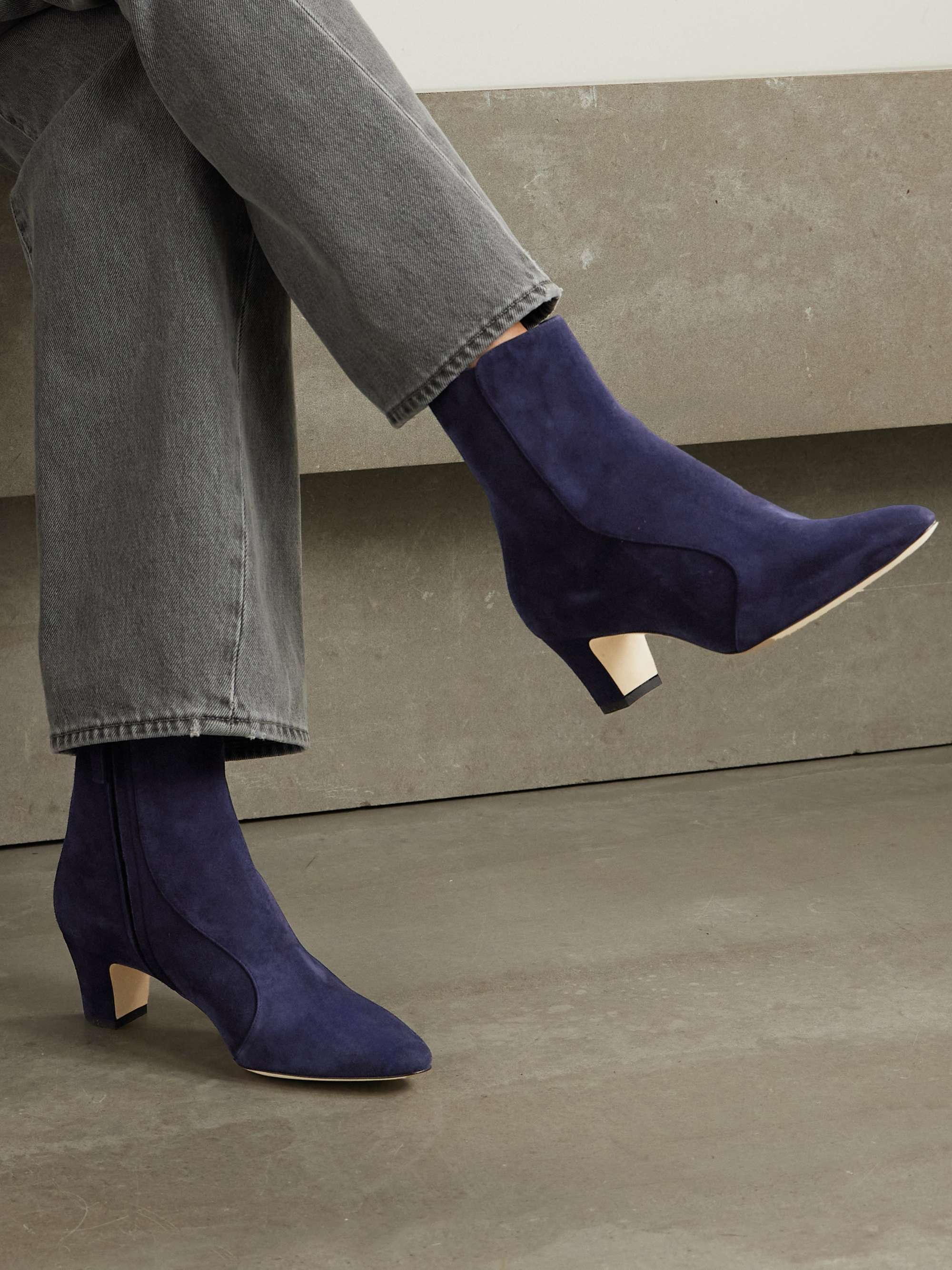 MANOLO BLAHNIK Myconia 50 suede ankle boots