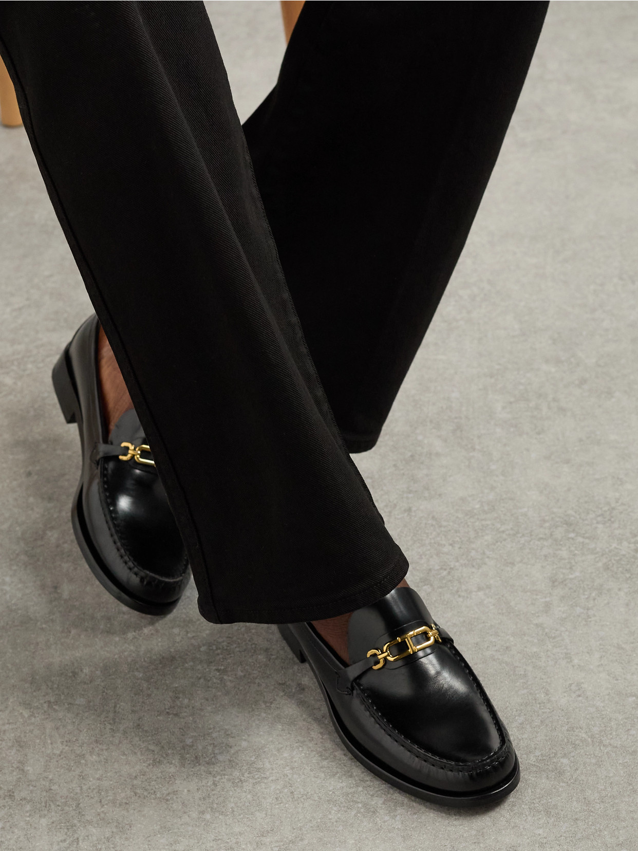 Tom Ford Whitney Leather T Chain Loafers In Black