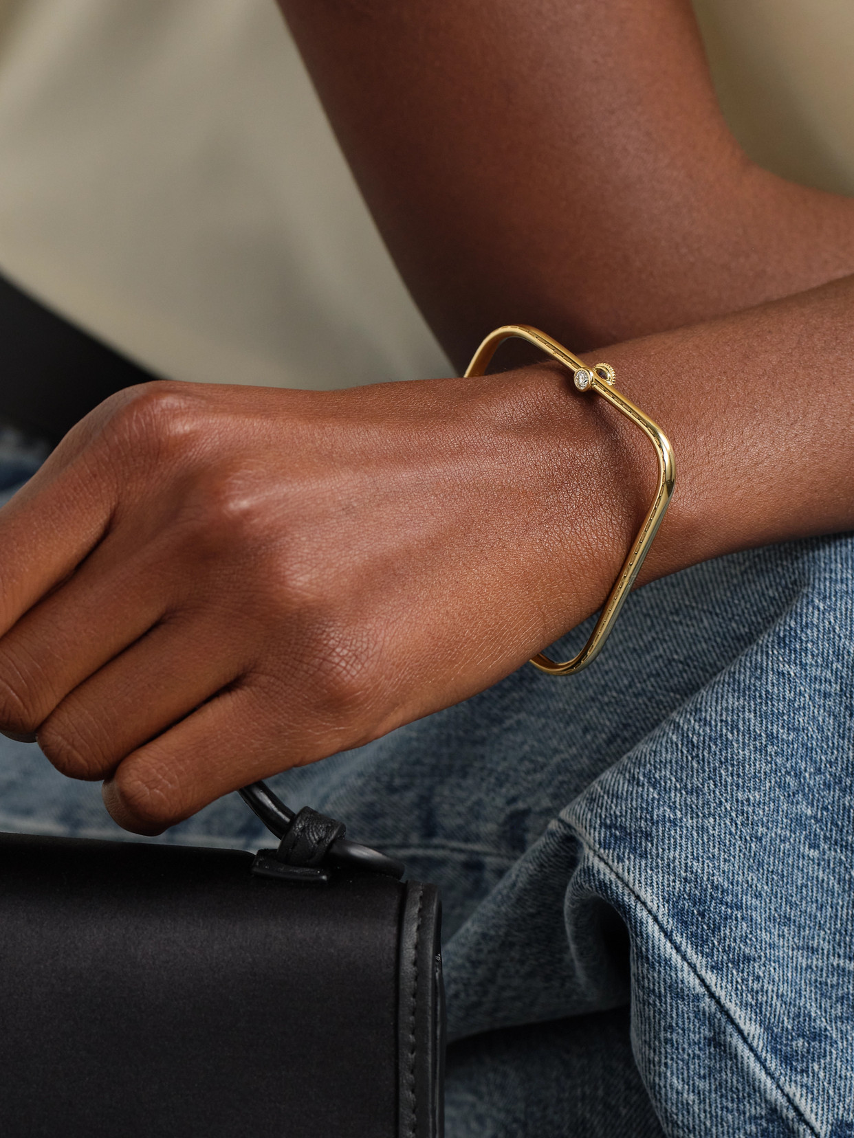 Yvonne Léon 9kt Yellow Gold Jonc Gousset Diamond And Sapphire Bracelet In Gold