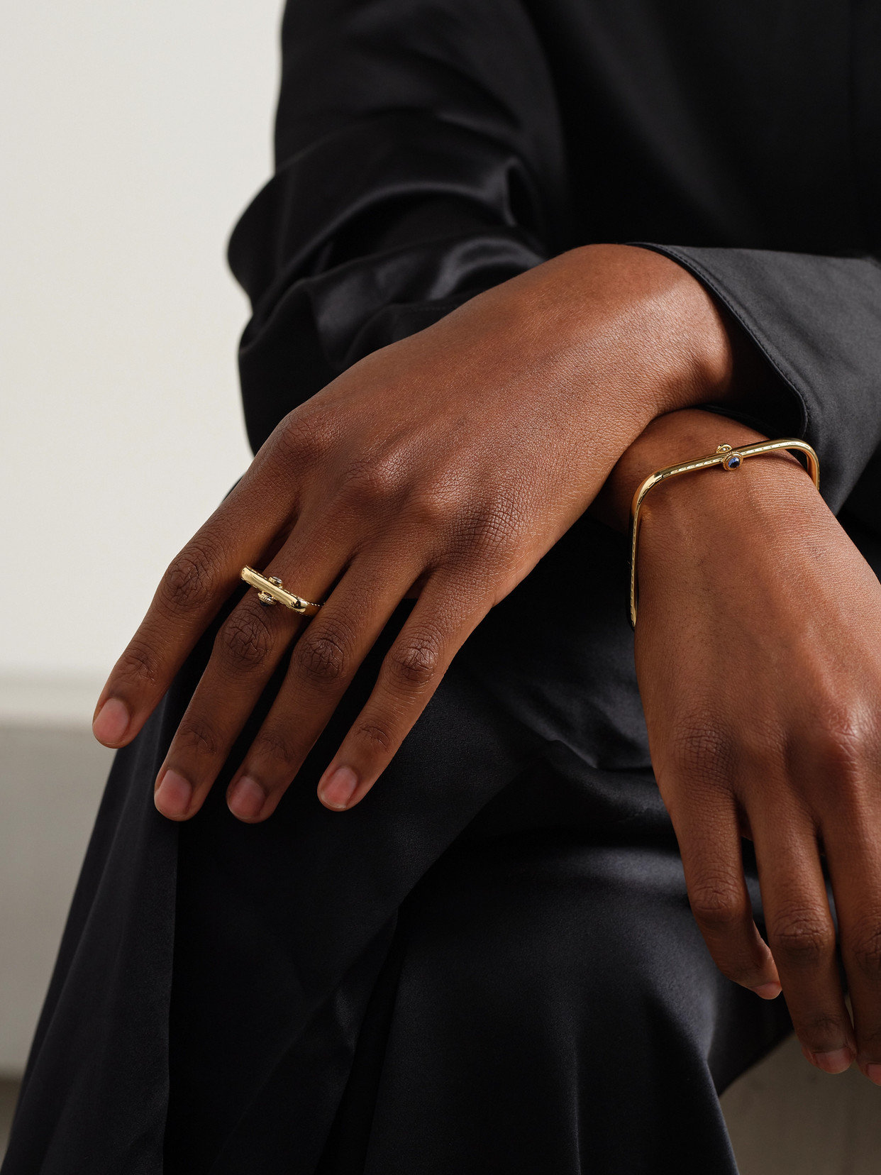 Yvonne Léon Bague Gousset 9-karat Gold, Sapphire And Diamond Ring In Gold
