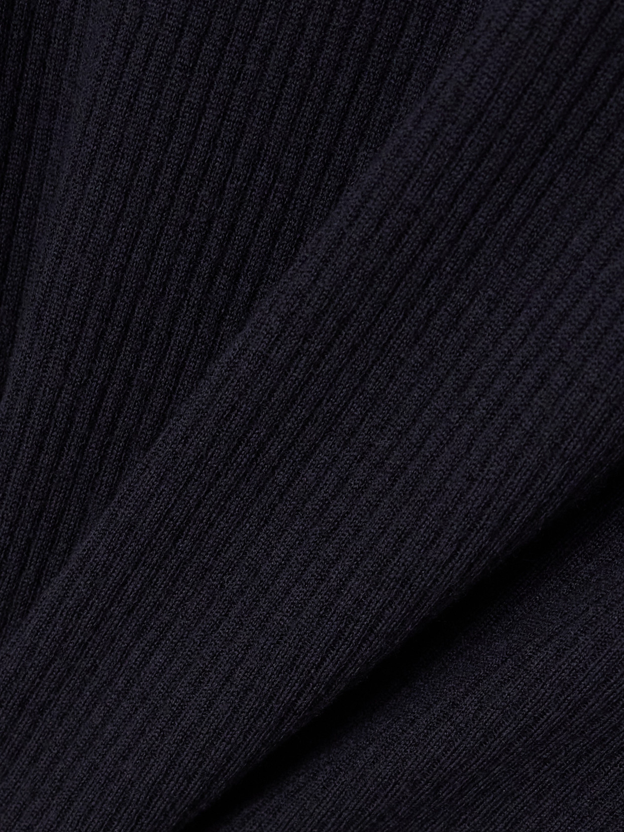 Taupo Ribbed-Knit Wool Tutleneck Sweater