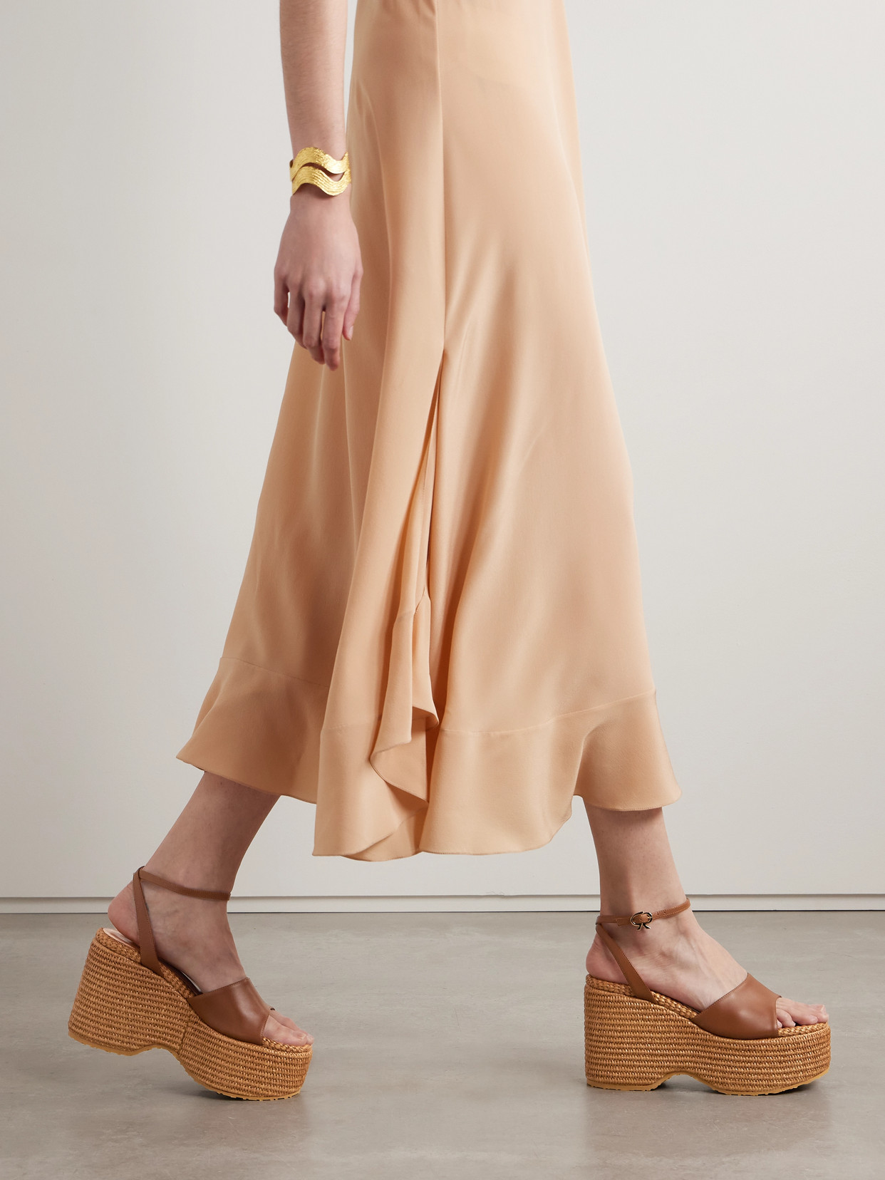 Gianvito Rossi 100 Leather Platform Wedge Sandals In Brown