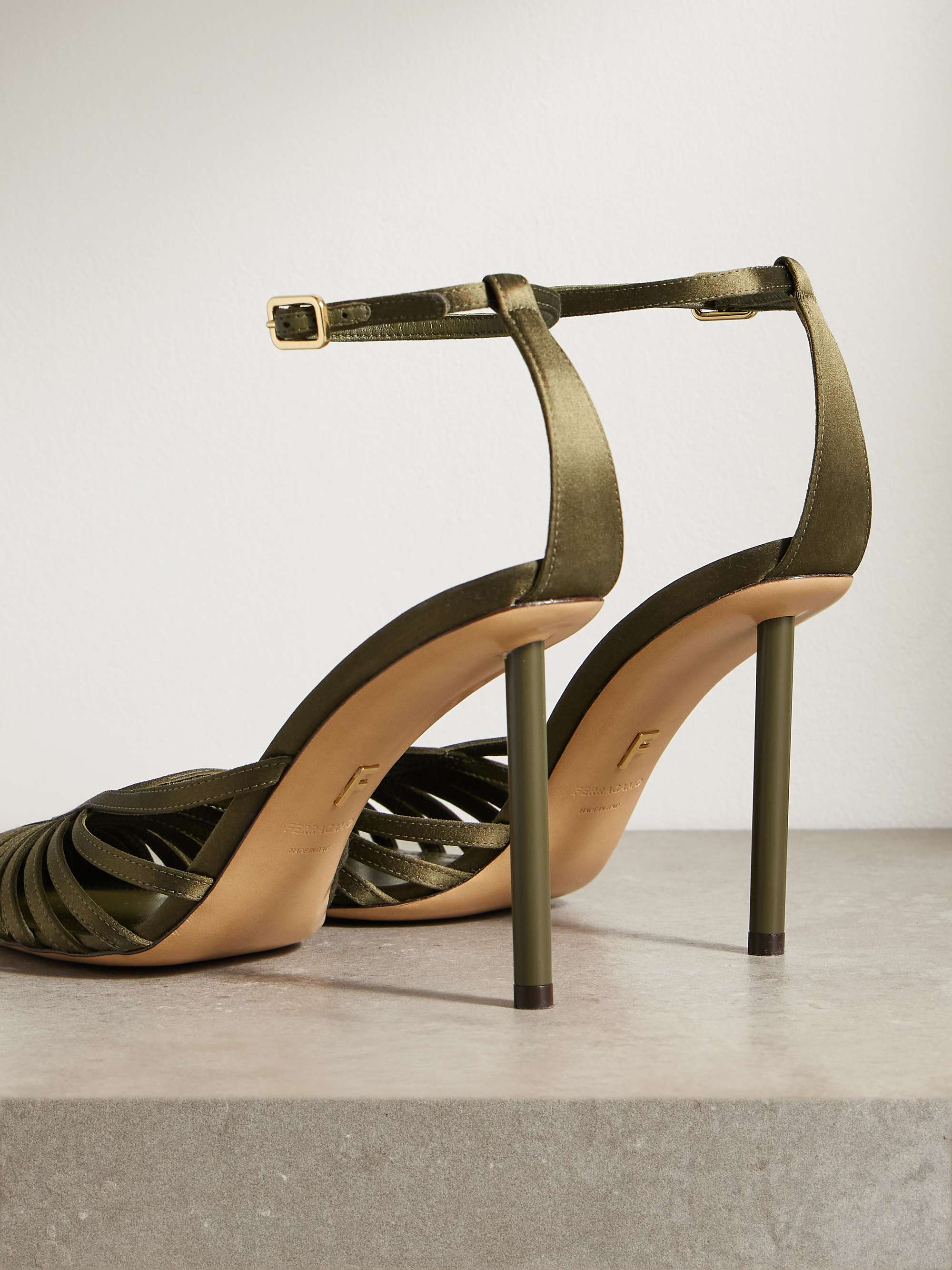 FERRAGAMO 