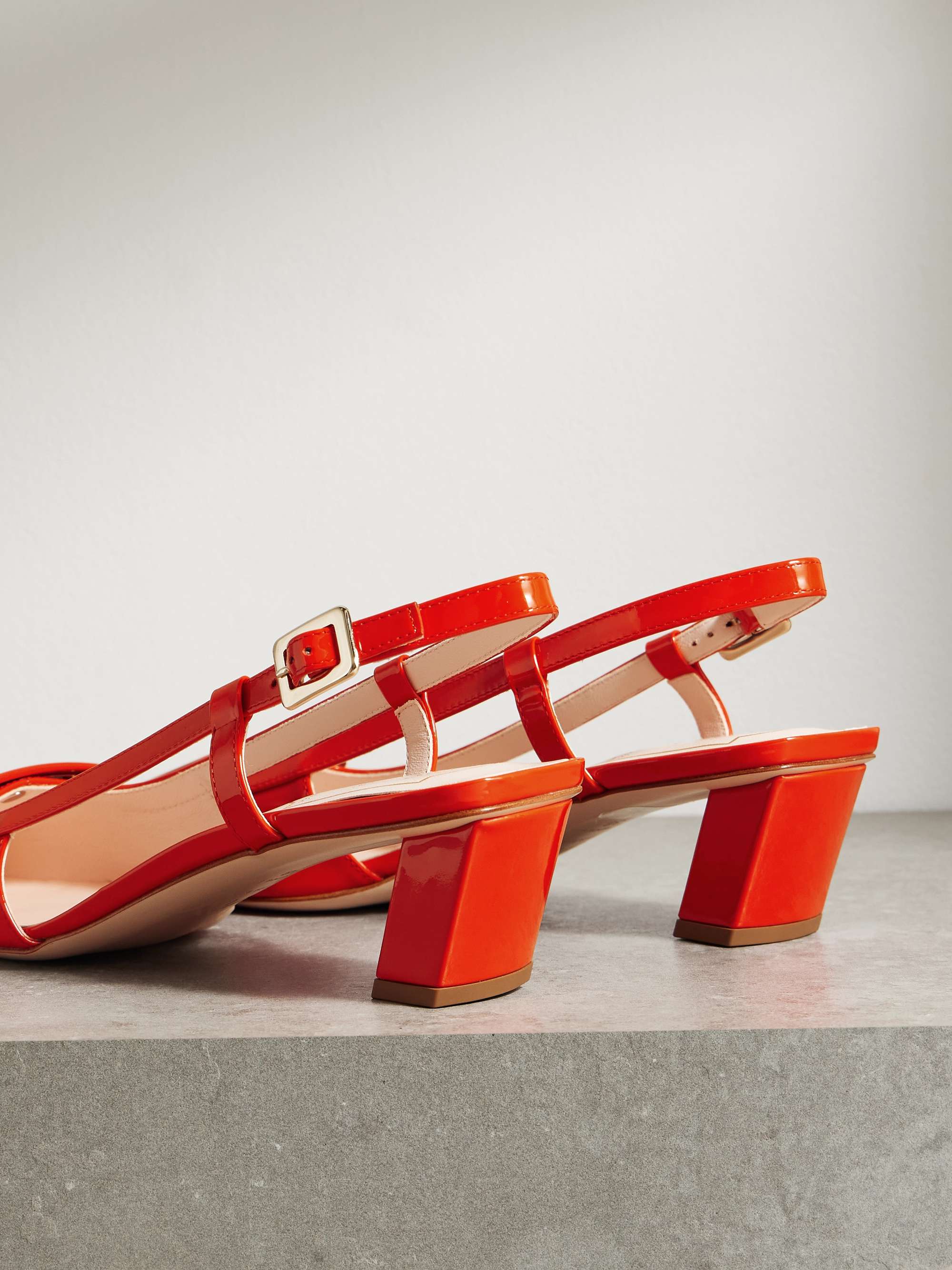 ROGER VIVIER 