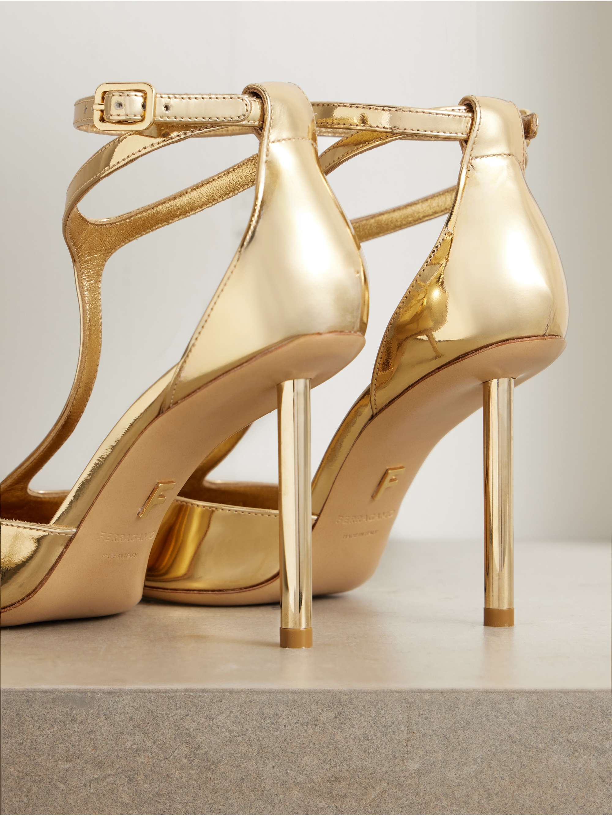 FERRAGAMO 