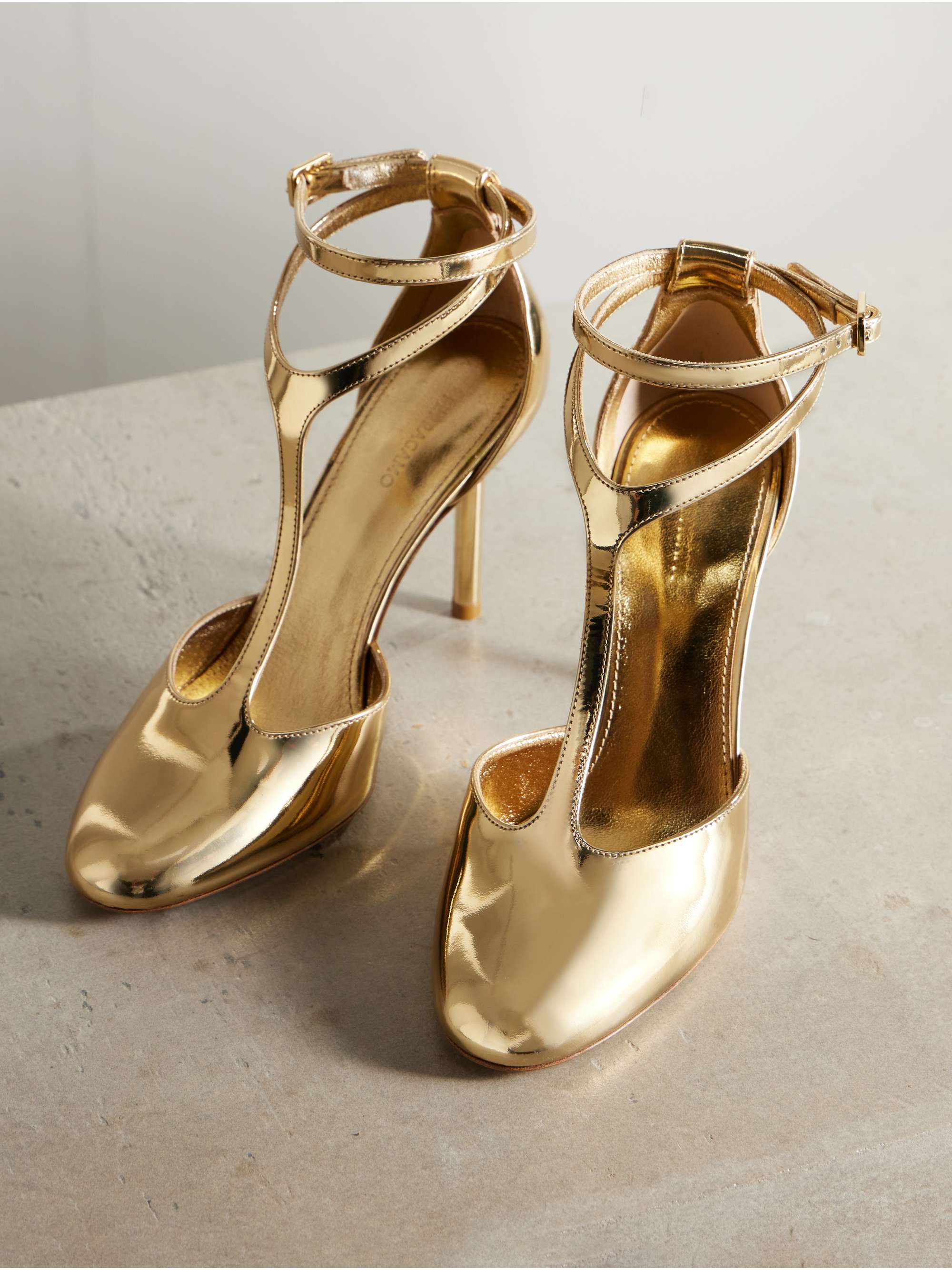 FERRAGAMO 
