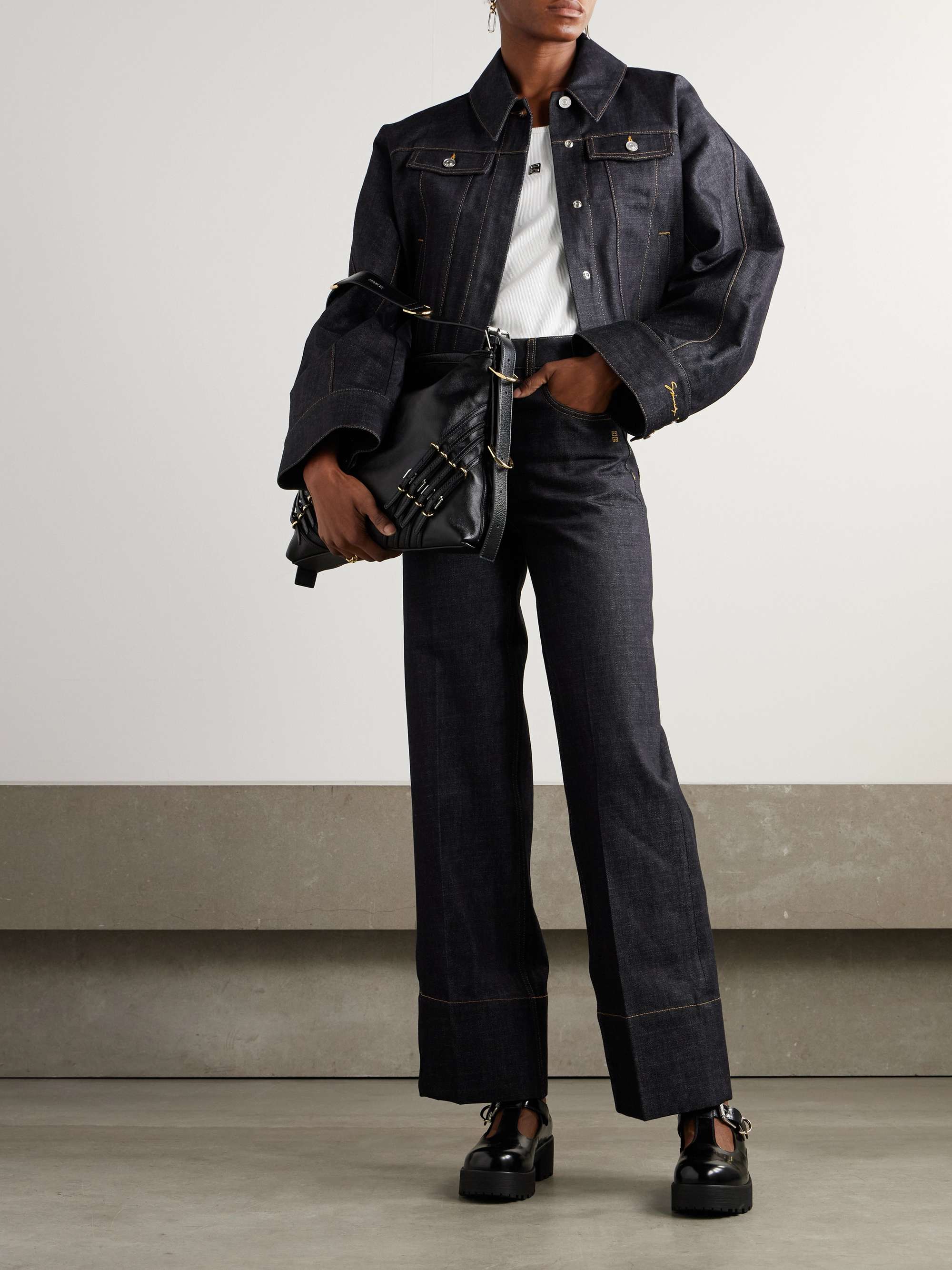 GIVENCHY 