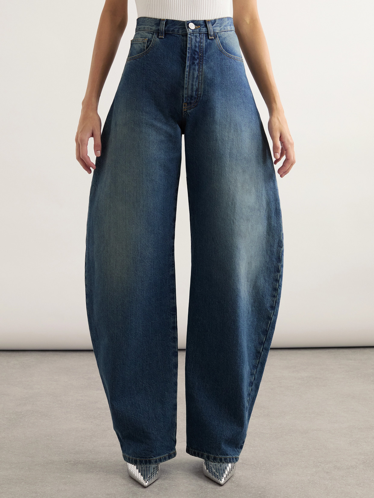 ALAÏA HIGH-RISE BARREL-LEG JEANS