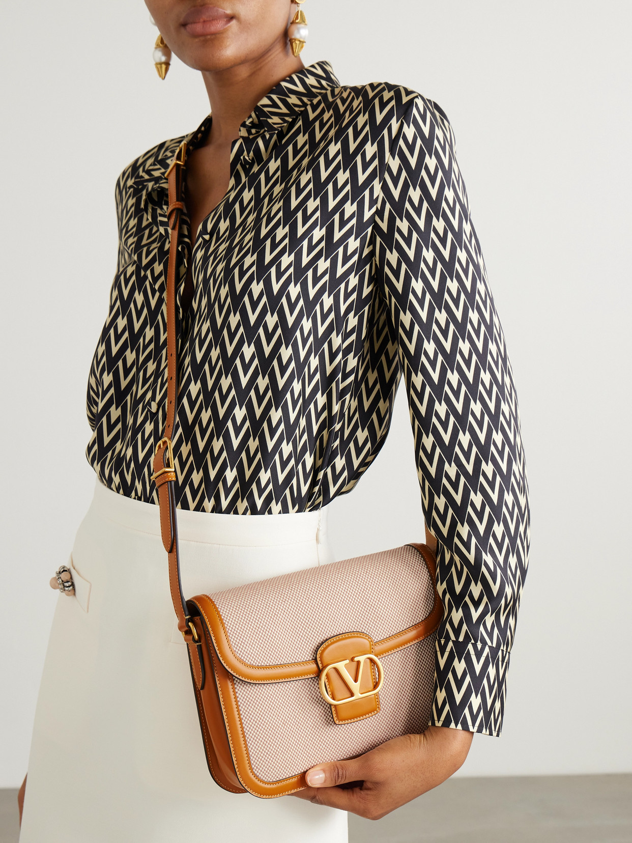 Valentino 9to5 Leather-trimmed Canvas Shoulder Bag In Neutrals