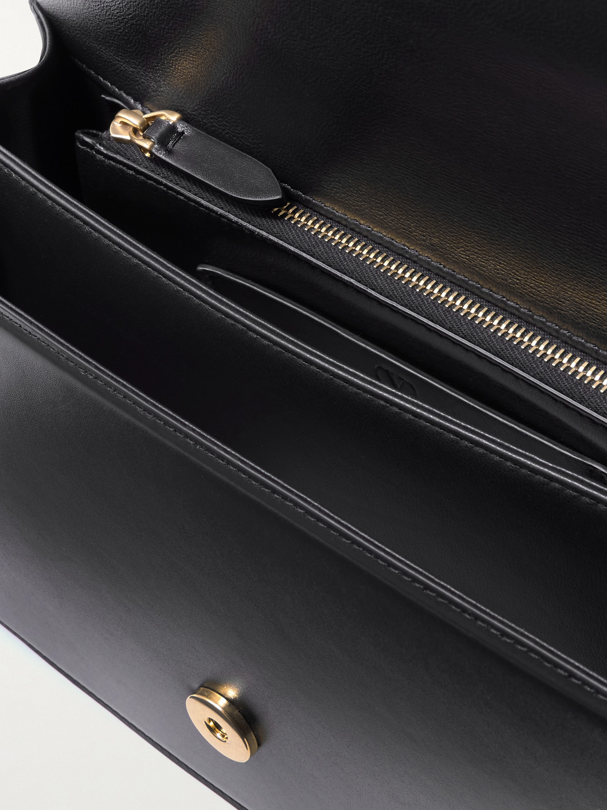 Valentino Garavani Garavani Vain Shoulder Bag In Shiny Calfskin Woman Black Uni In Black