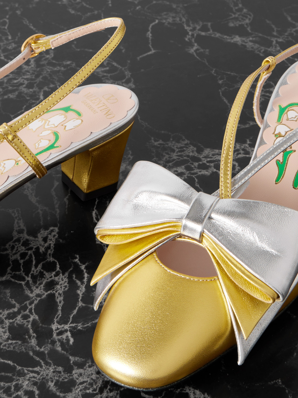 Valentino Garavani Bowbow Two-tone Metallic Leather Pumps In Gold