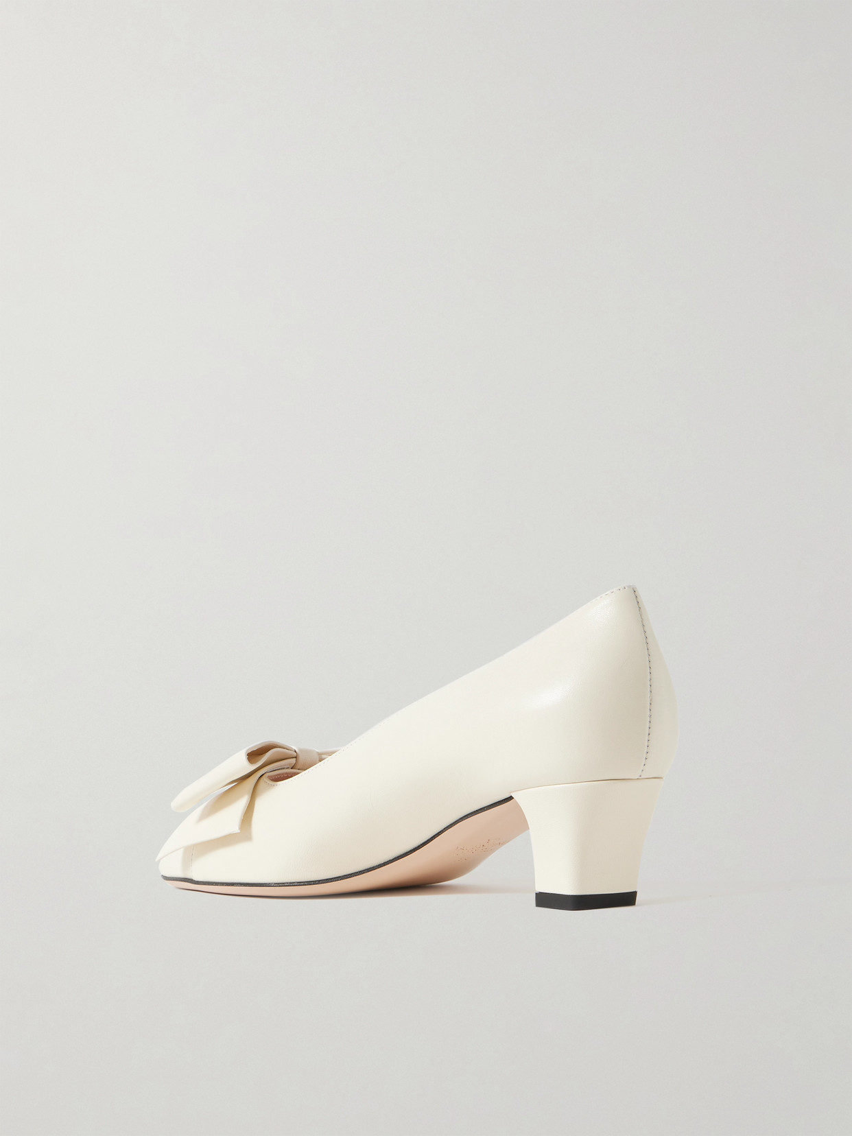 Shop Valentino Bowow 45 Bow-embellished Leather Pumps In Ivory