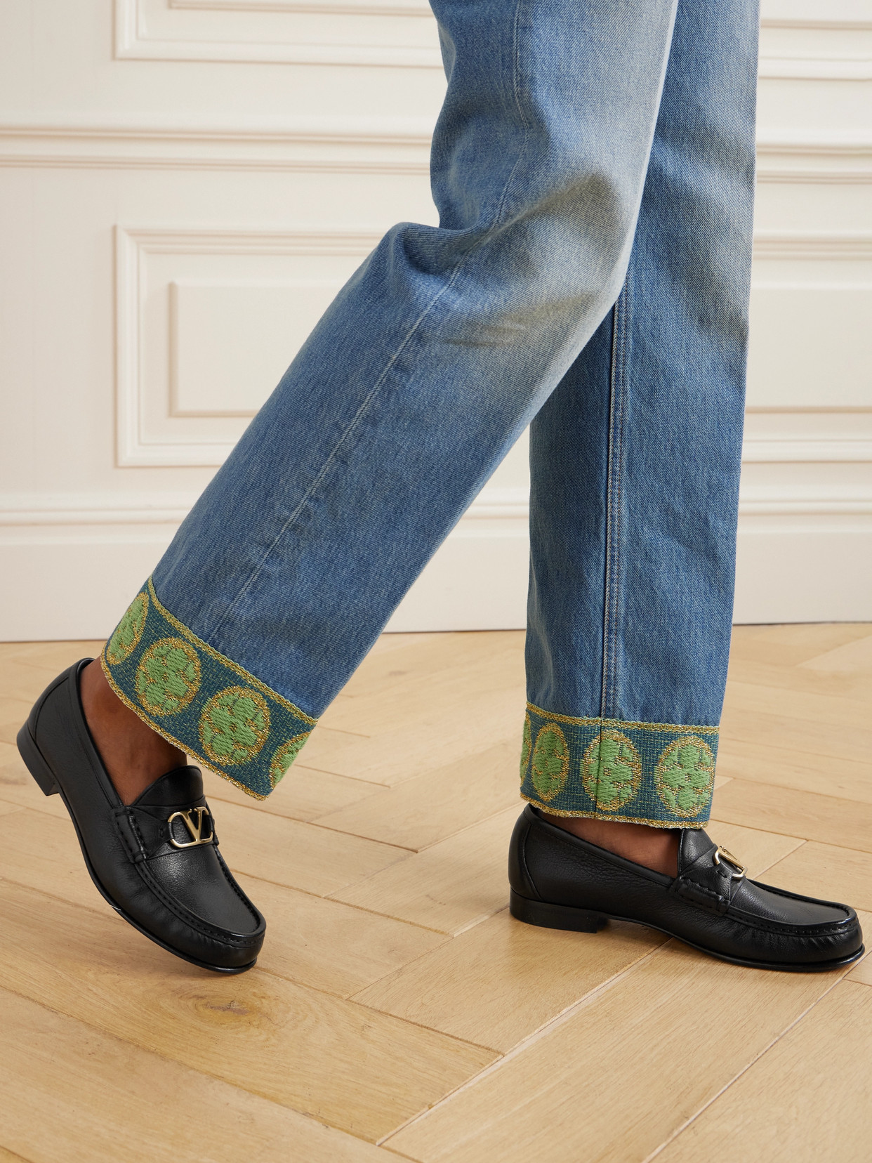 Valentino Vlogo Signature 20 Leather Loafers In Black