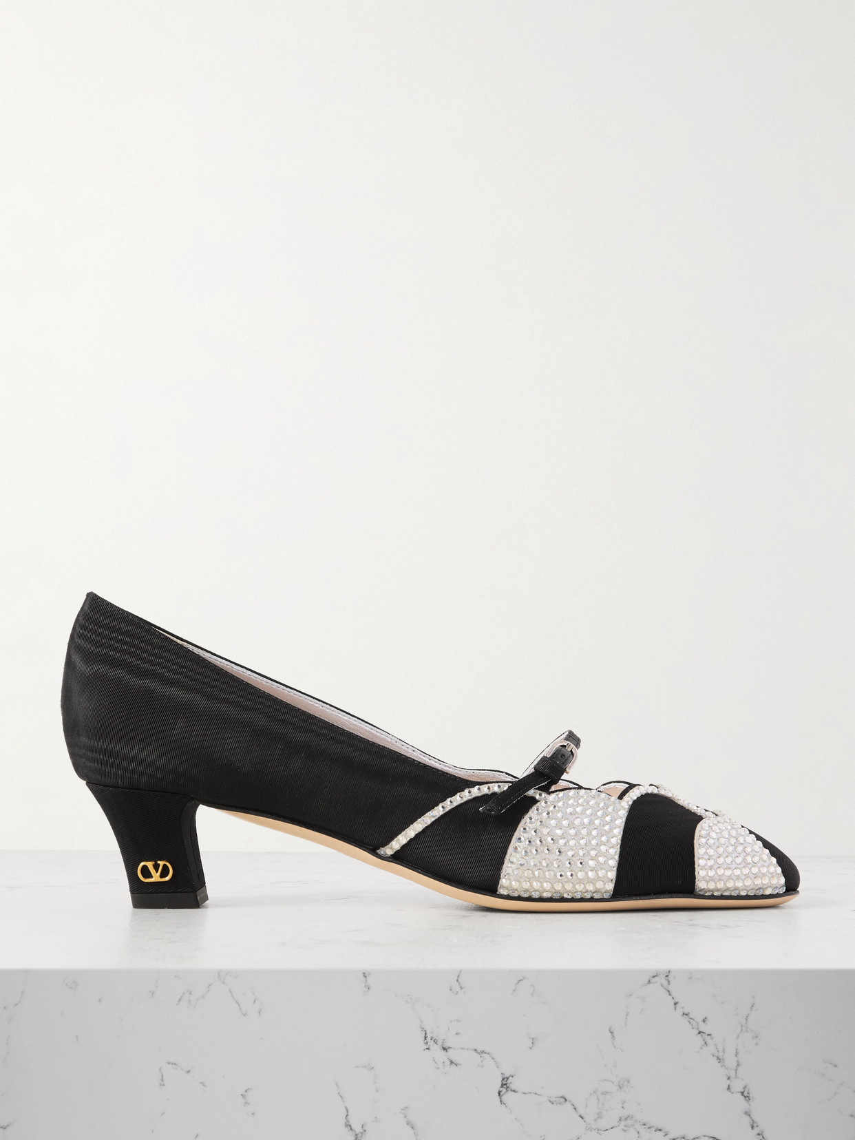 Valentino Garavani Women Black Fabric Bowow Pumps