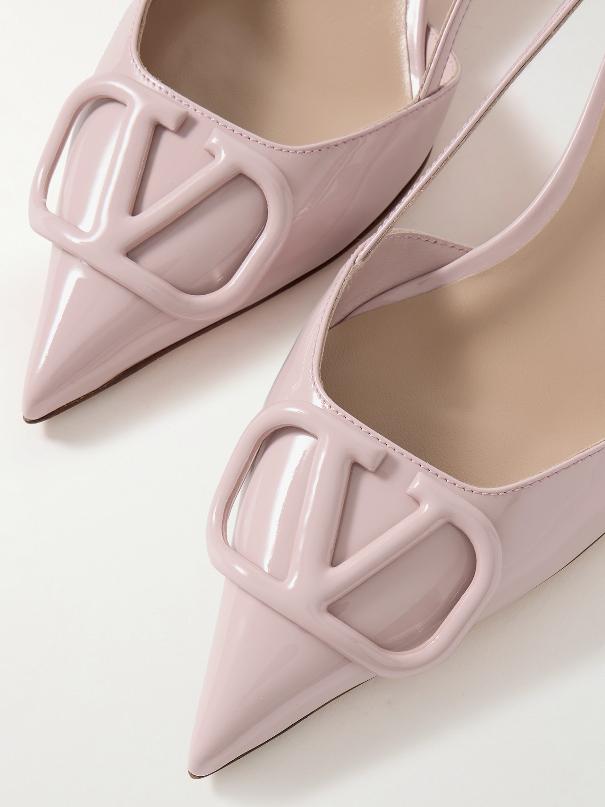 Valentino Vlogo 40 Patent-leather Slingback Pumps In Pink