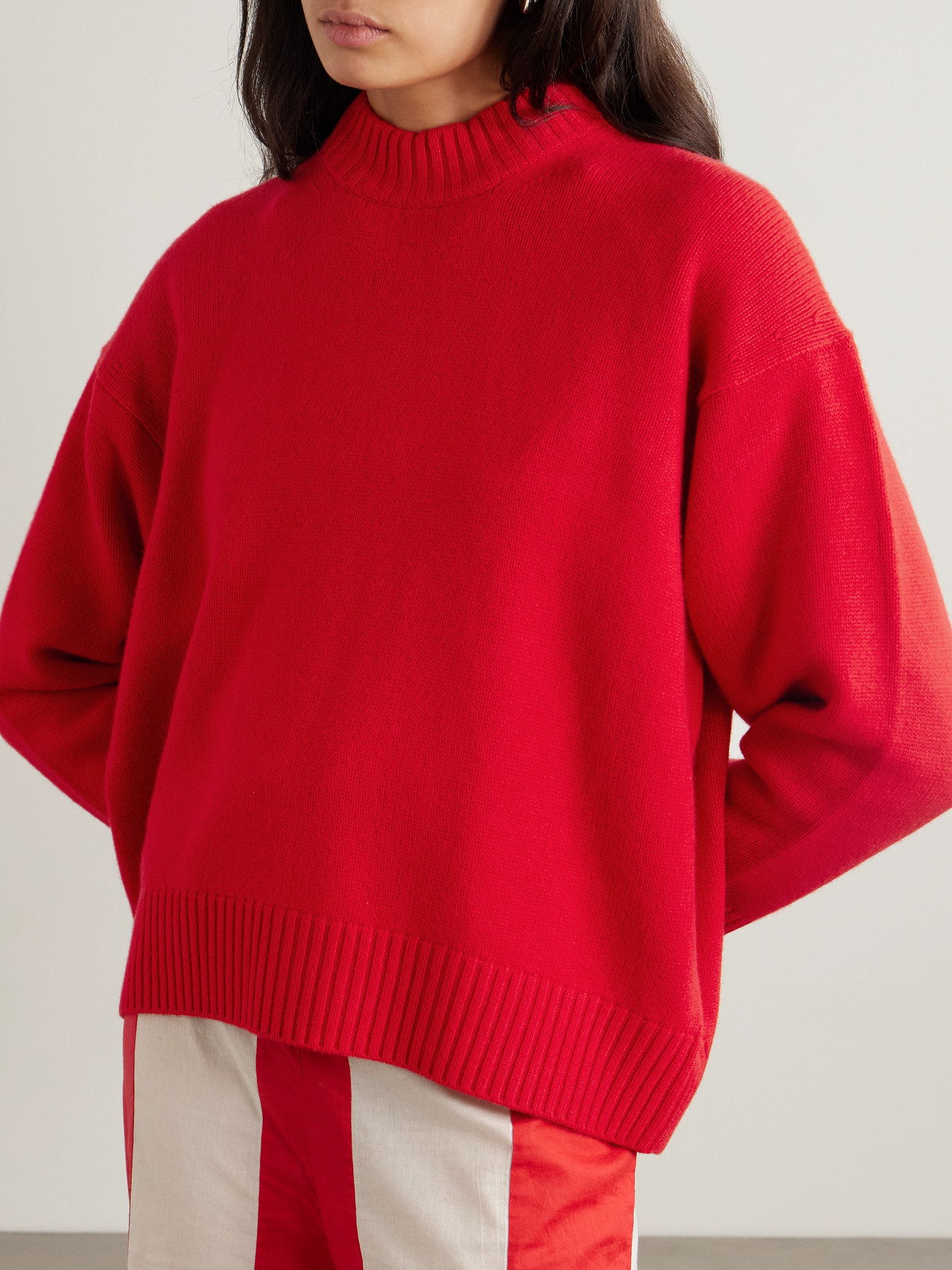 Frame Oversized Cashmere Sweater In Red