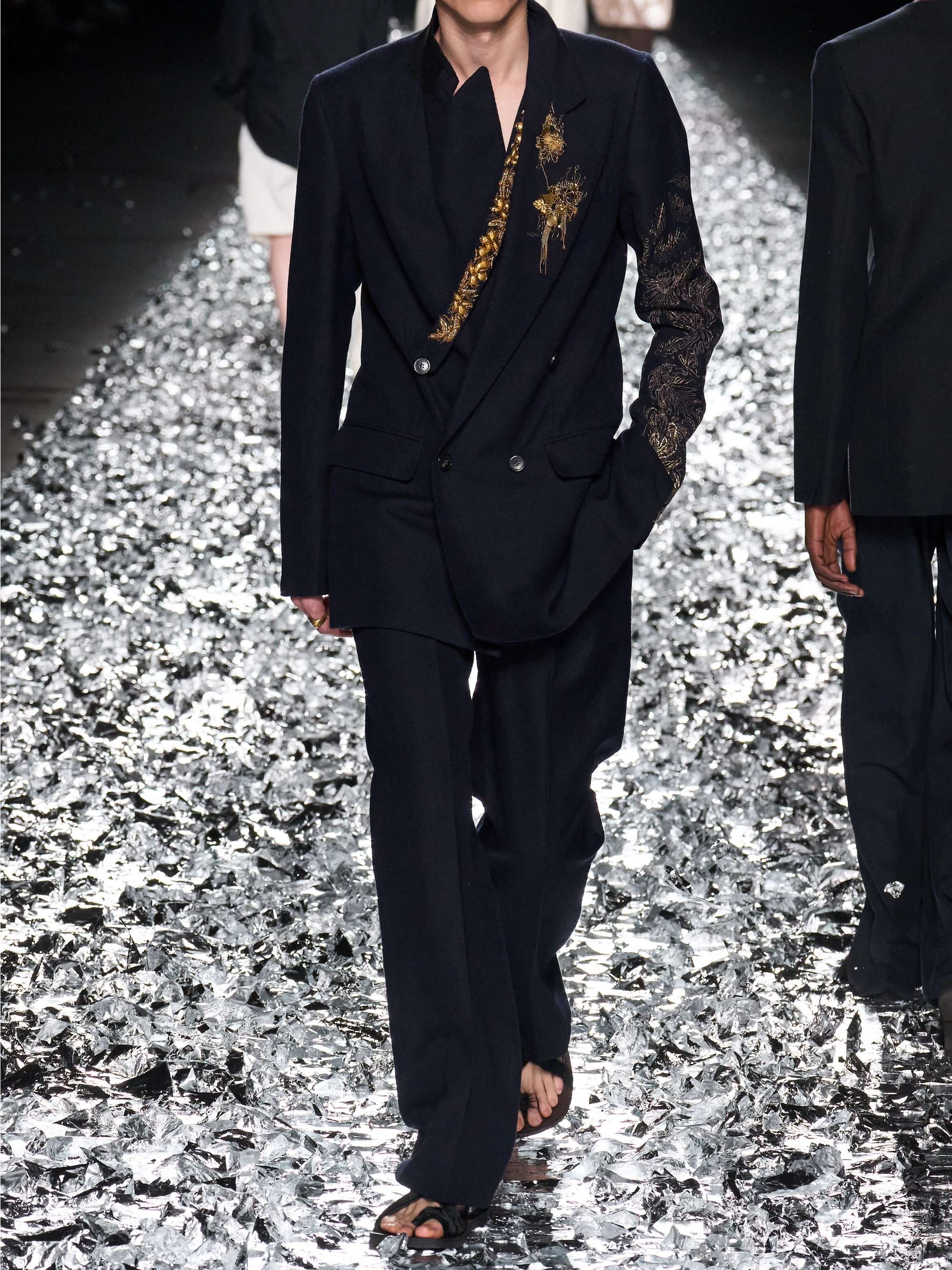 DRIES VAN NOTEN 