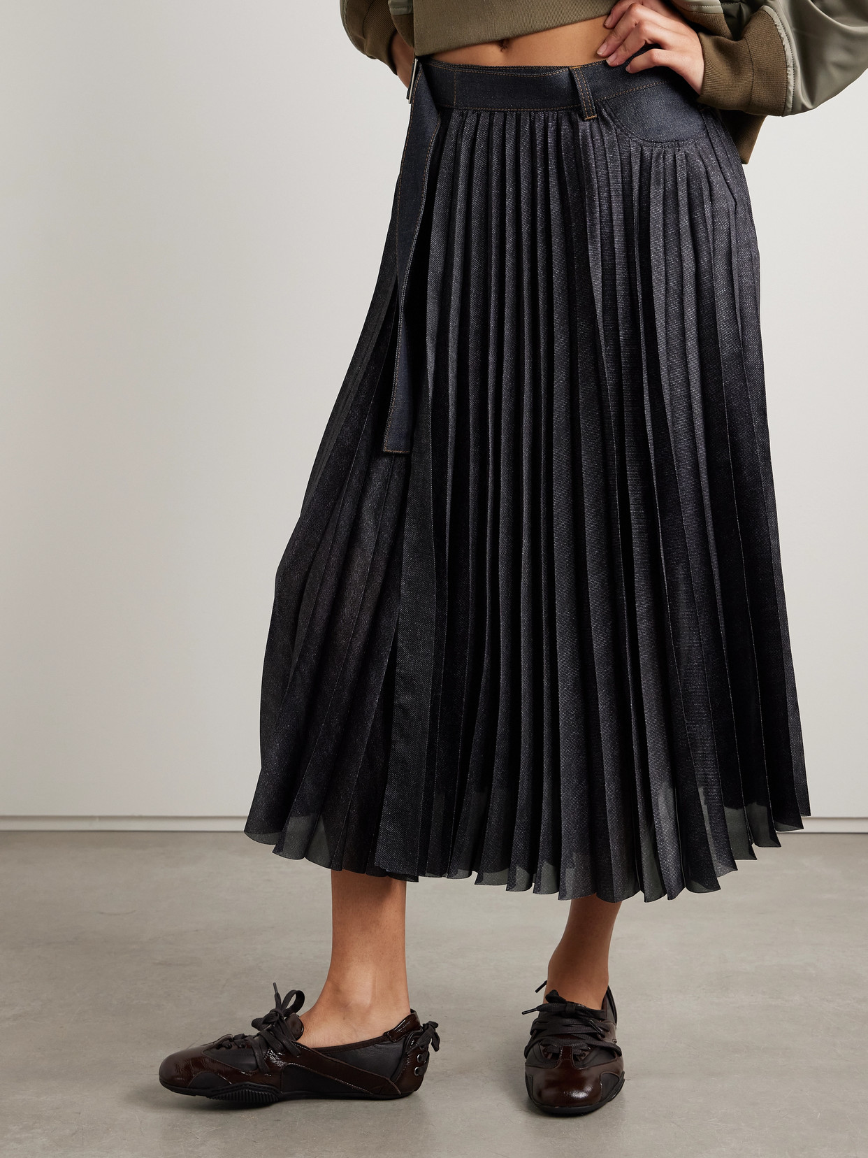 Sacai Denim-trimmed Pleated Printed Crepe De Chine Midi Wrap Skirt In Blue
