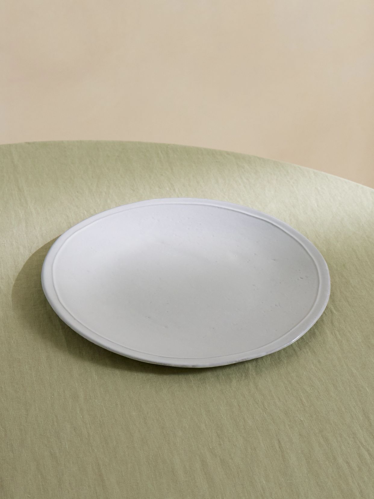 Simple ceramic dinner plate