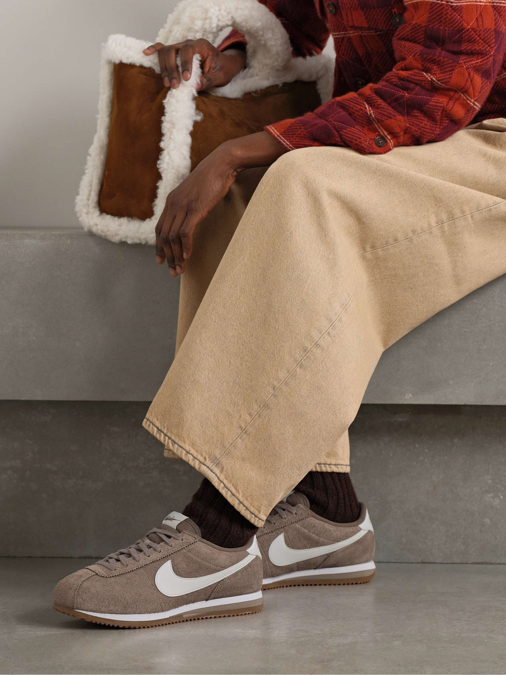 NIKE 