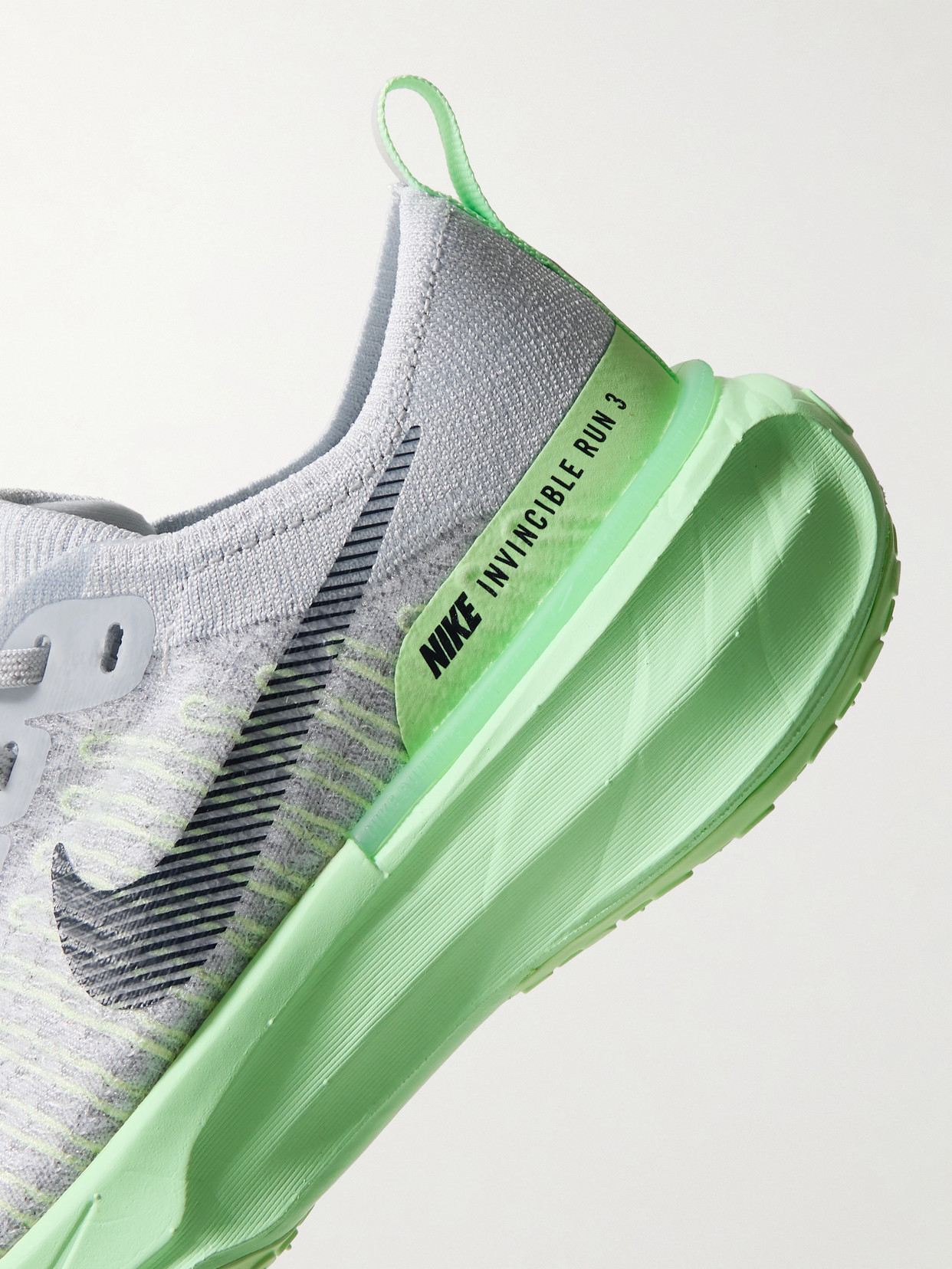 Nike Zoomx Invincible 3 Flyknit Sneakers In Green