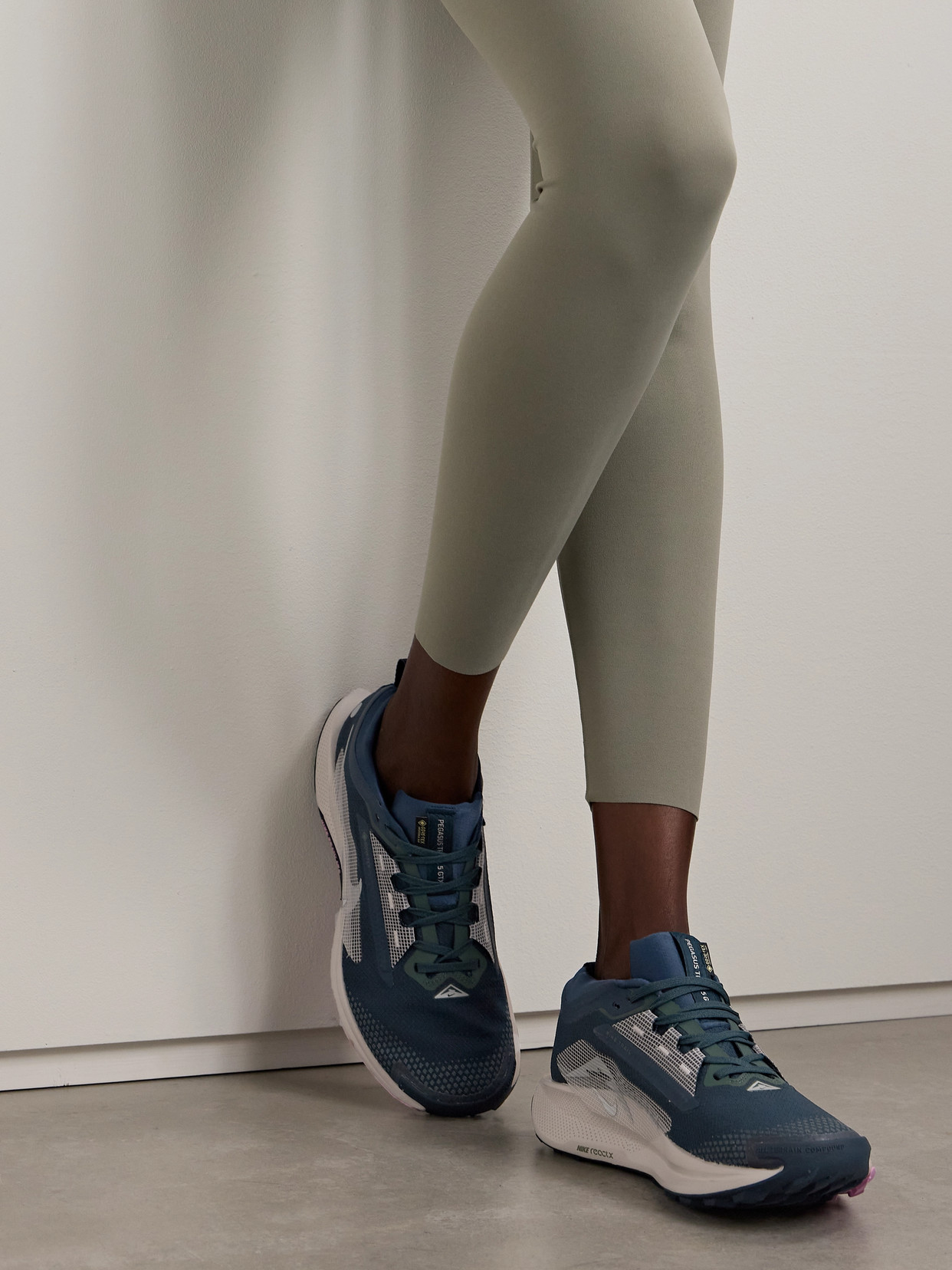 Nike Pegasus Trail Fq0912-400 Womens Navy Gore-tex Running Shoes Rhs6265 In Blue