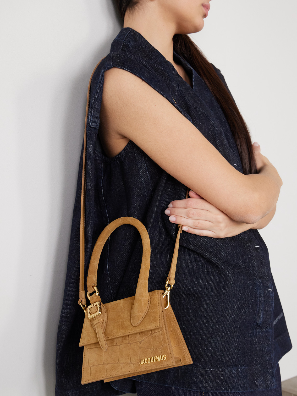 Jacquemus Medium Buckle Leather Crossbody Bag In Brown