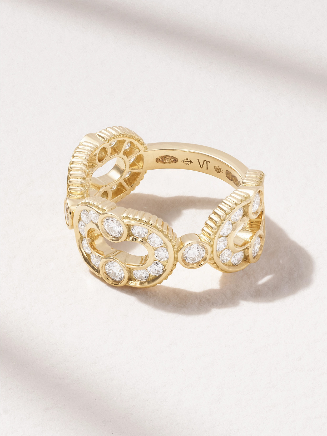 Viltier Magnetic Enchainé 18-karat Diamond Ring In Gold