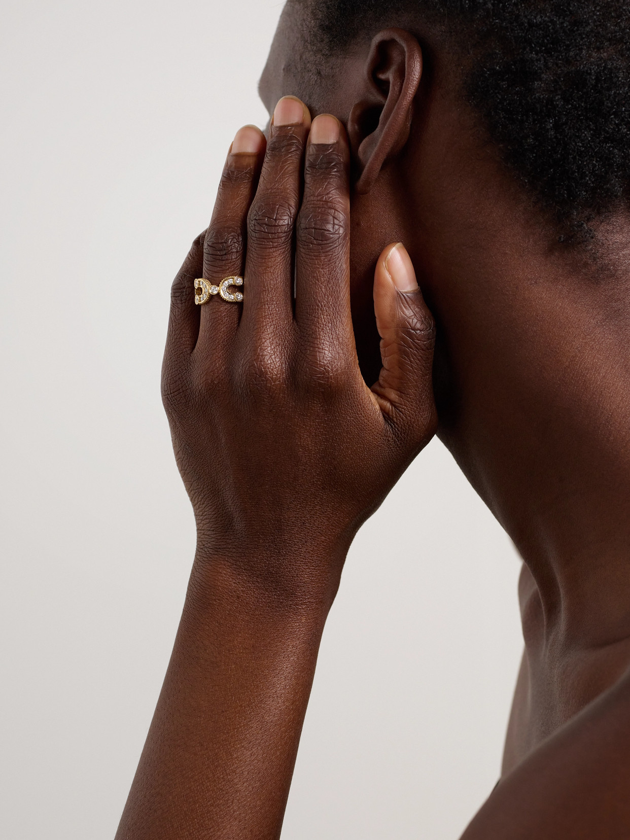 Viltier Magnetic Enchainé 18-karat Diamond Ring In Gold