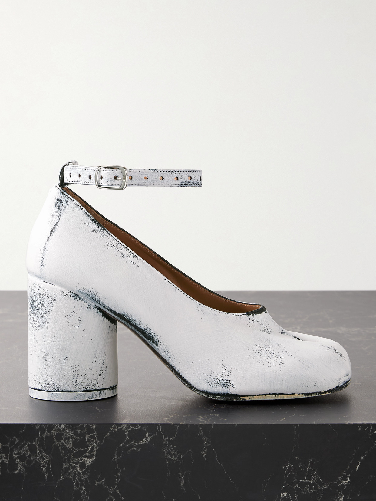 Maison Margiela Tabi Split-toe Painted Leather Pumps In White