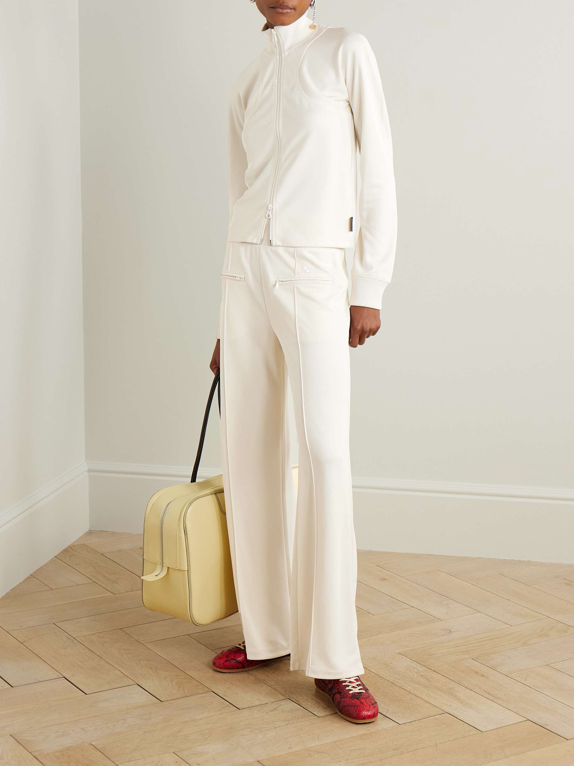 COURRÈGES 