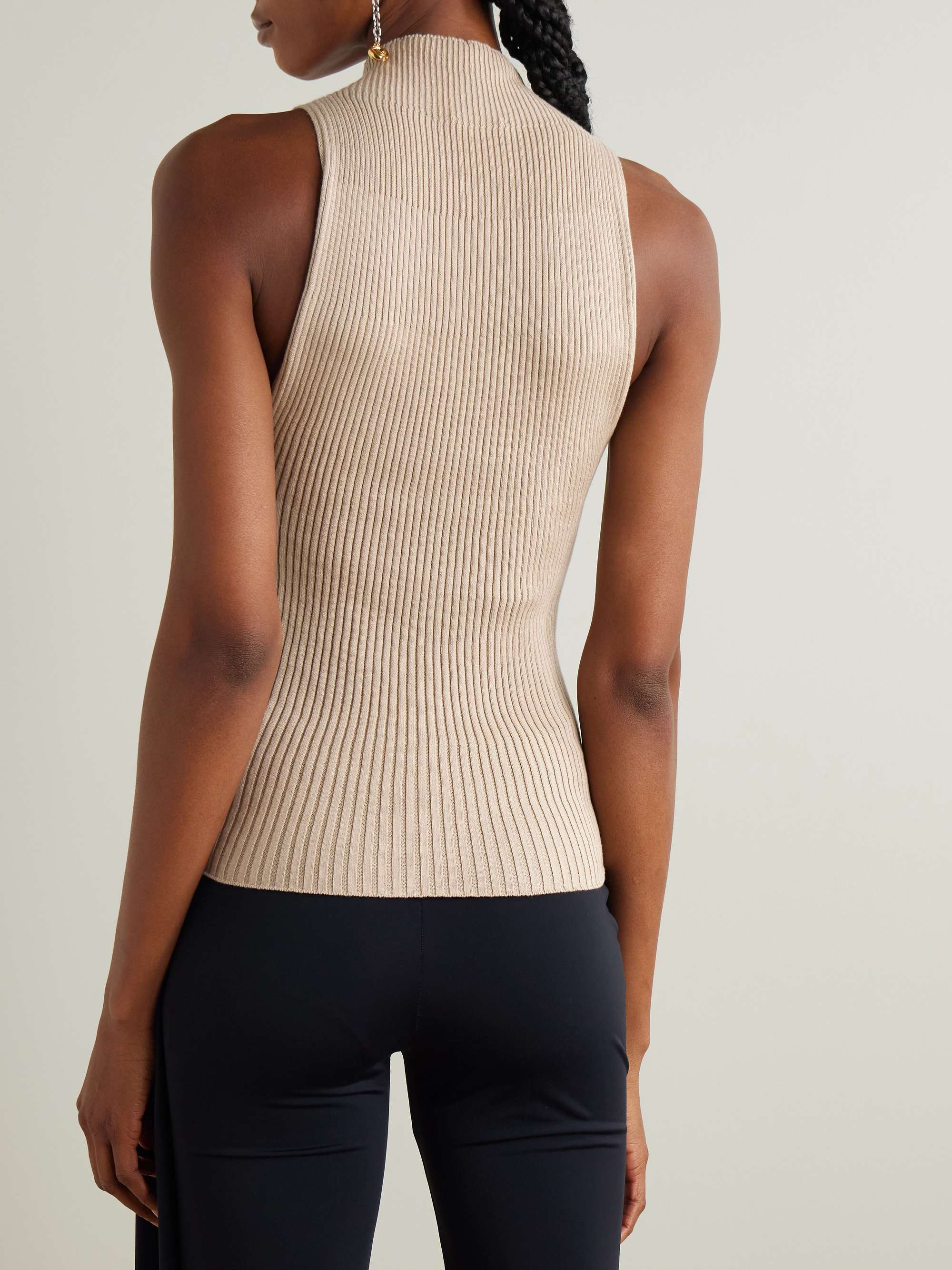 COURRÈGES 