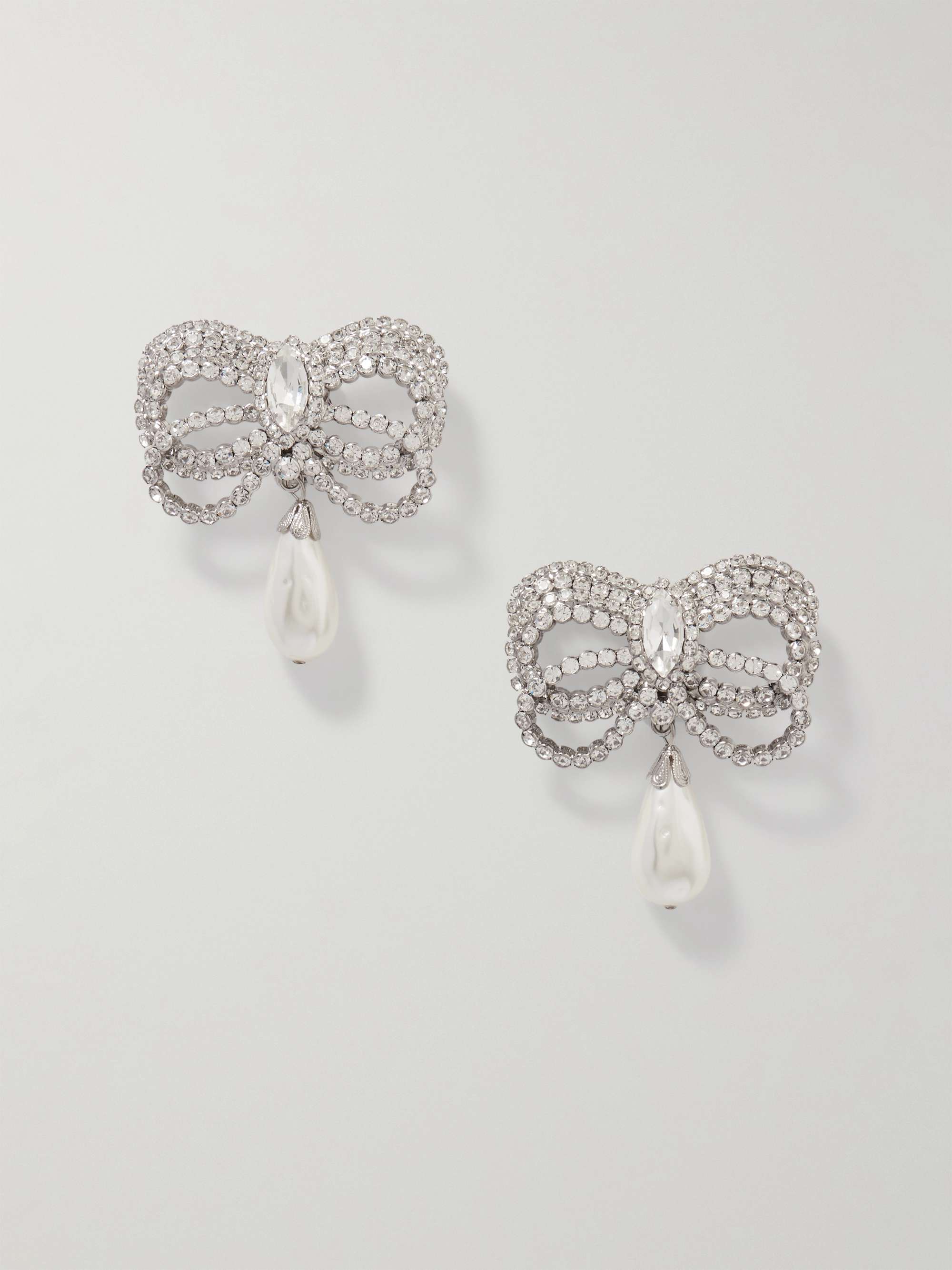 セブンイレブン 冬ギフト 2024 ALESSANDRA RICH Silver-tone, crystal and faux pearl clip アクセサリー