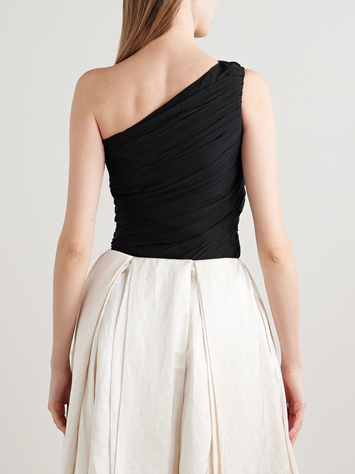 Abadia Layal Asymmetric Top In Black