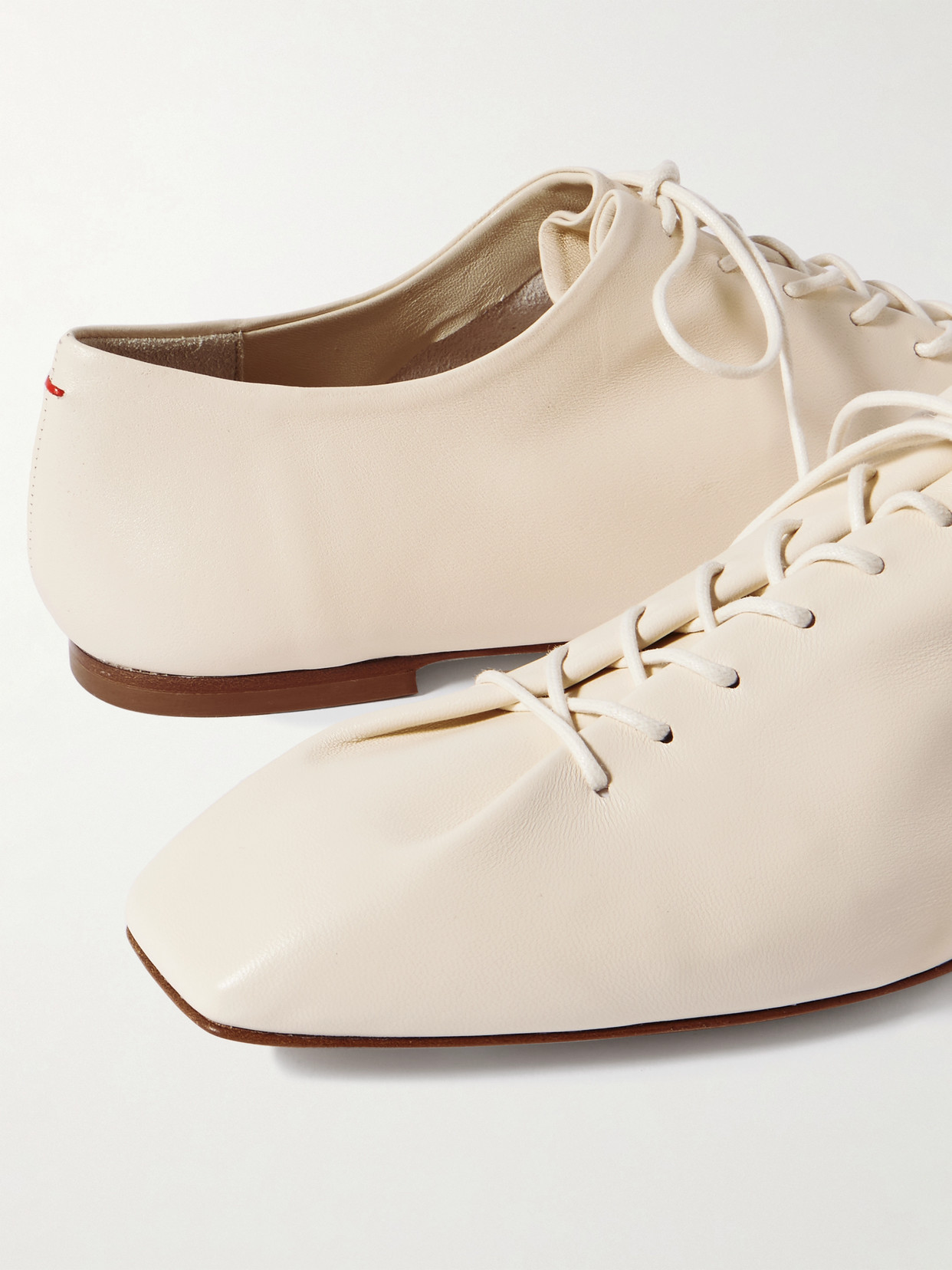 Aeyde Isla Leather Brogues In Cream