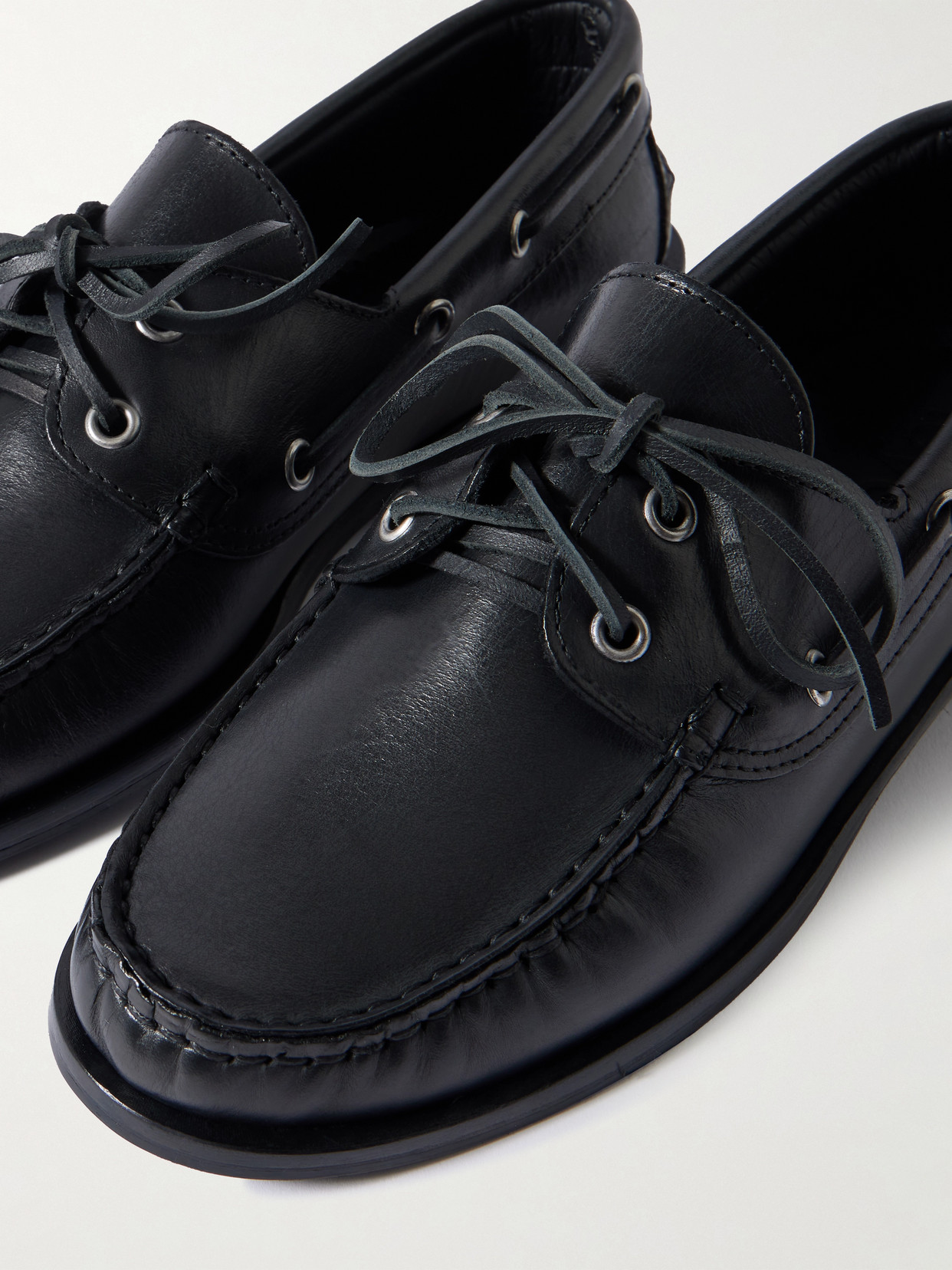 Aeyde Harris Leather Boat Shoes In Black